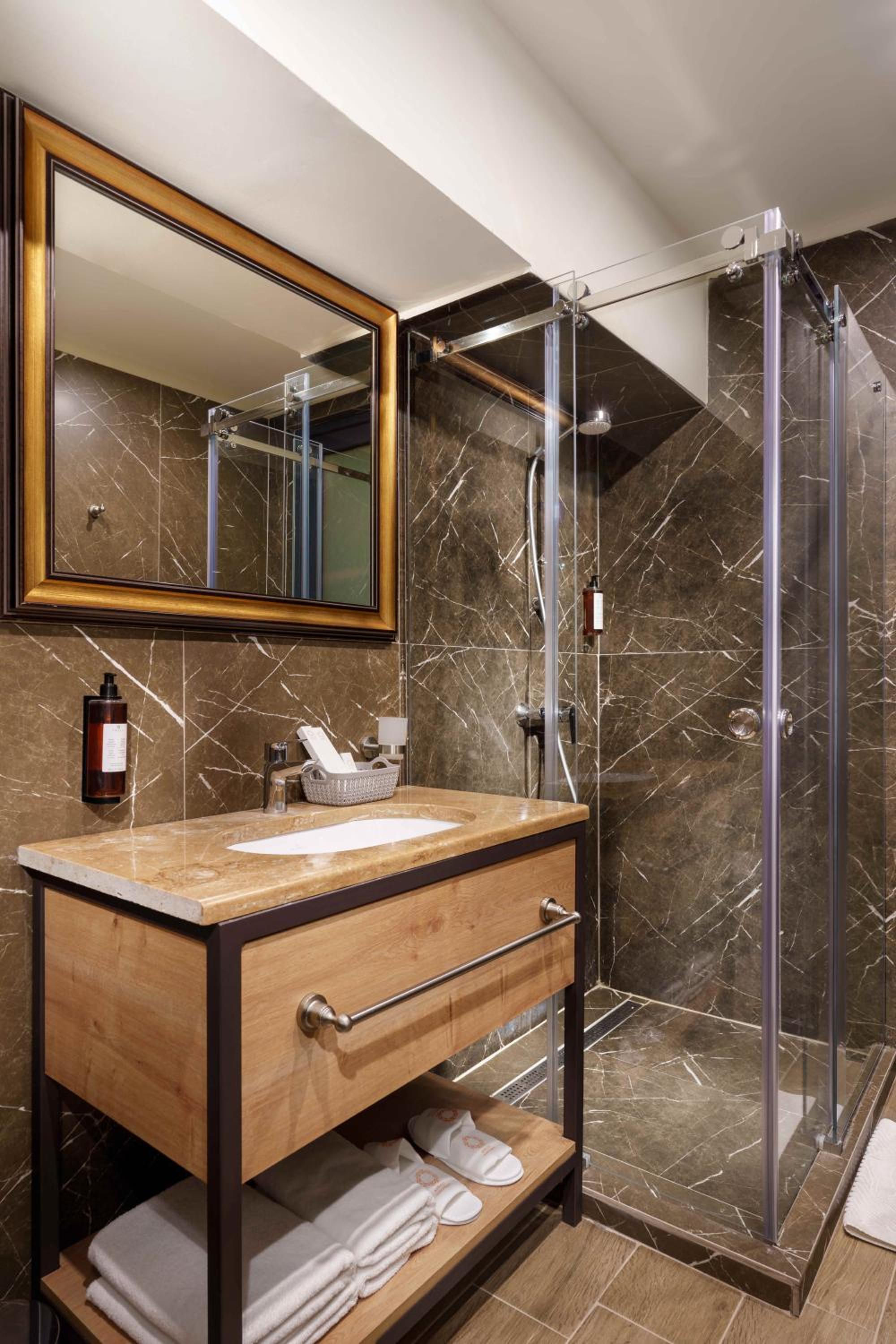 Standard Double or Twin Room photo 2