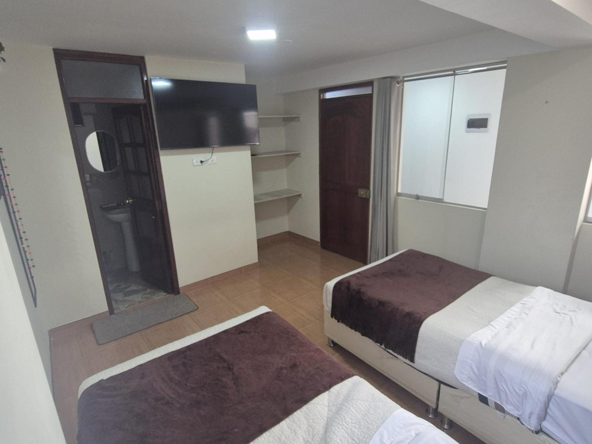 Standard Twin Room - Photo 2