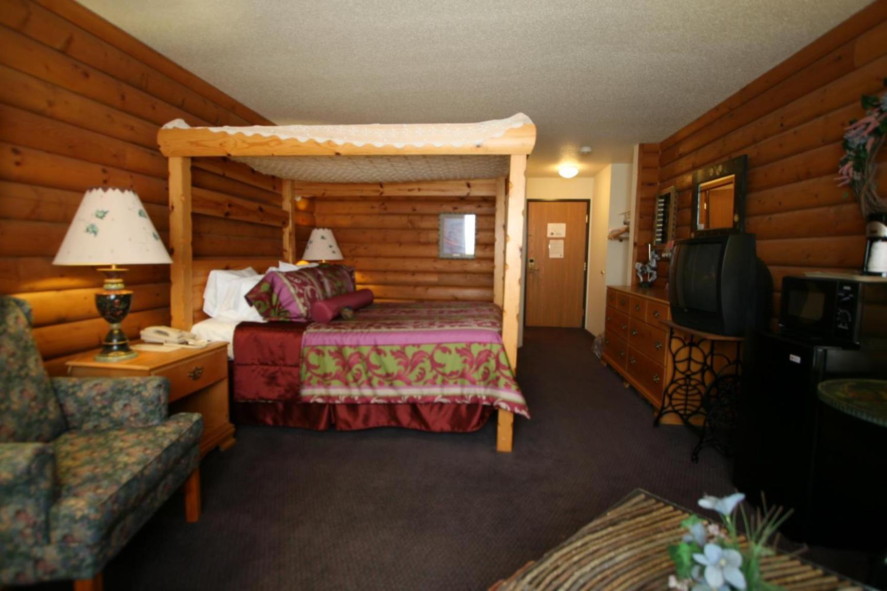 Queen Room - Non-Smoking