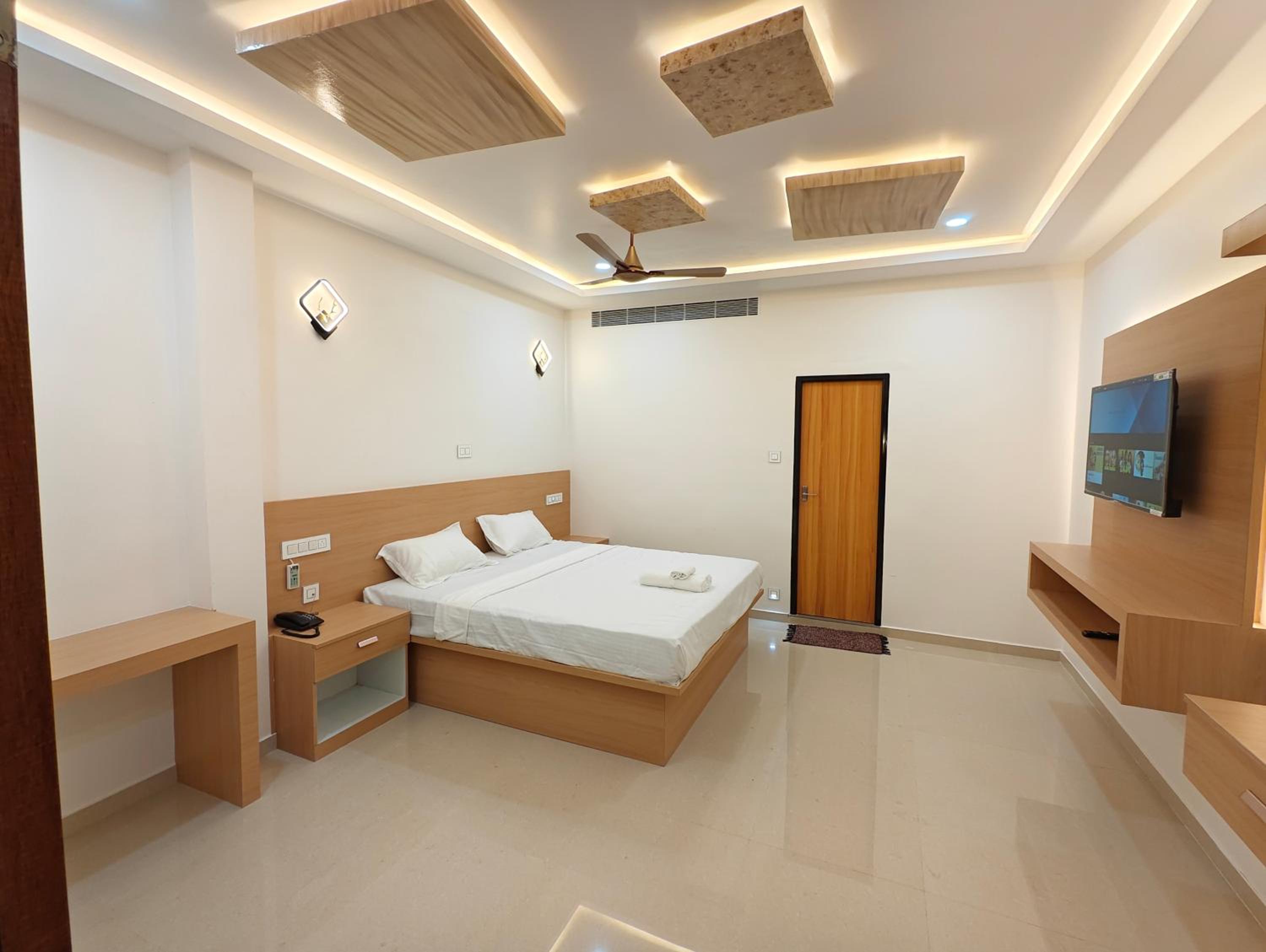Deluxe King Room photo 3