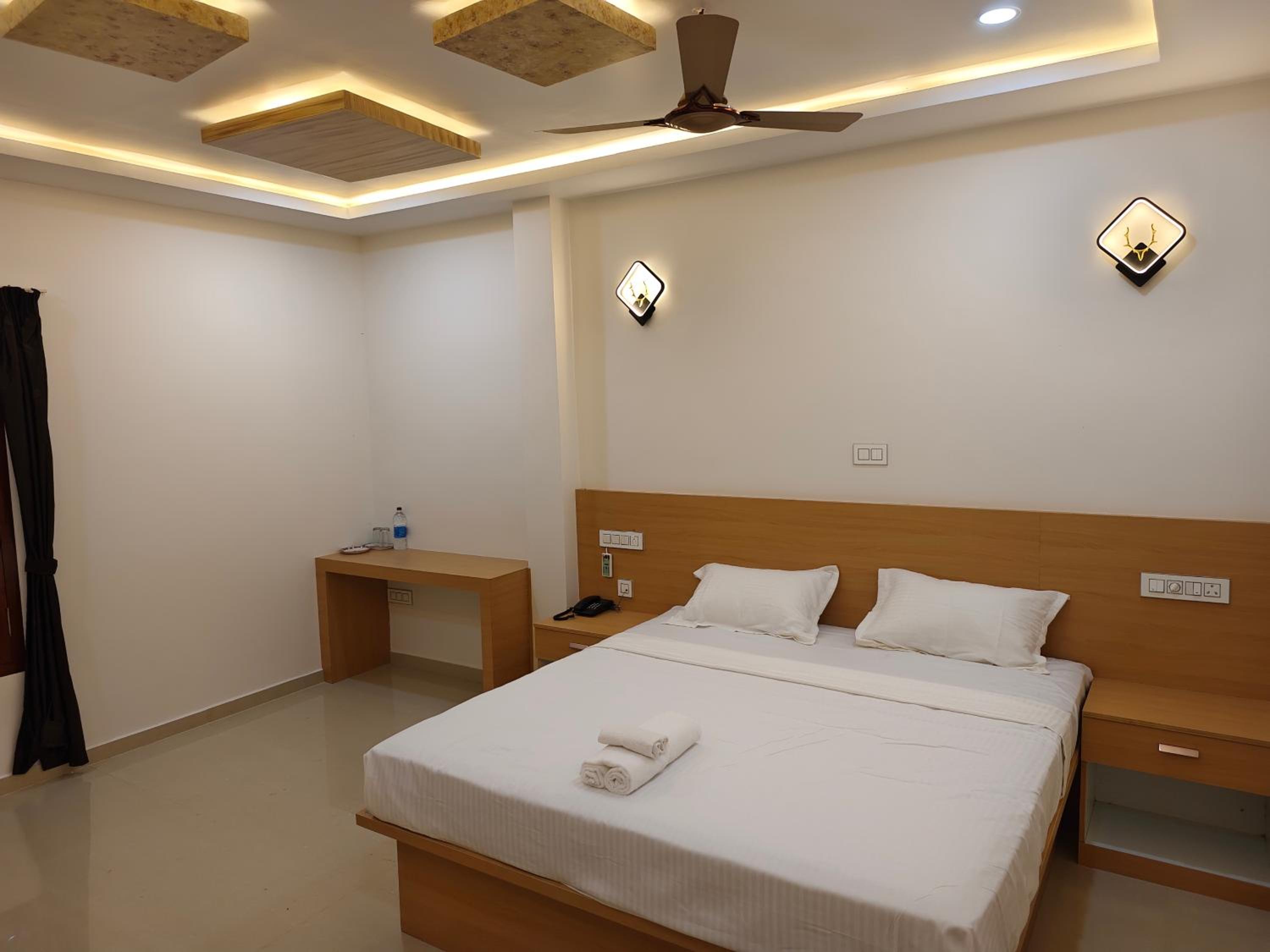 Deluxe King Room photo 2