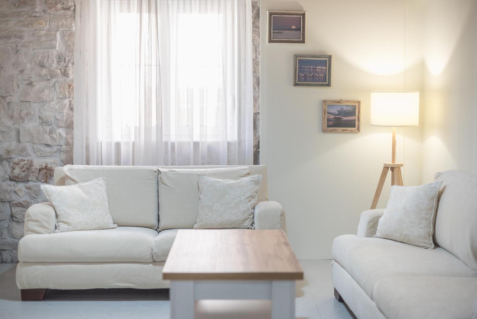 Two-Bedroom House - Photo 14