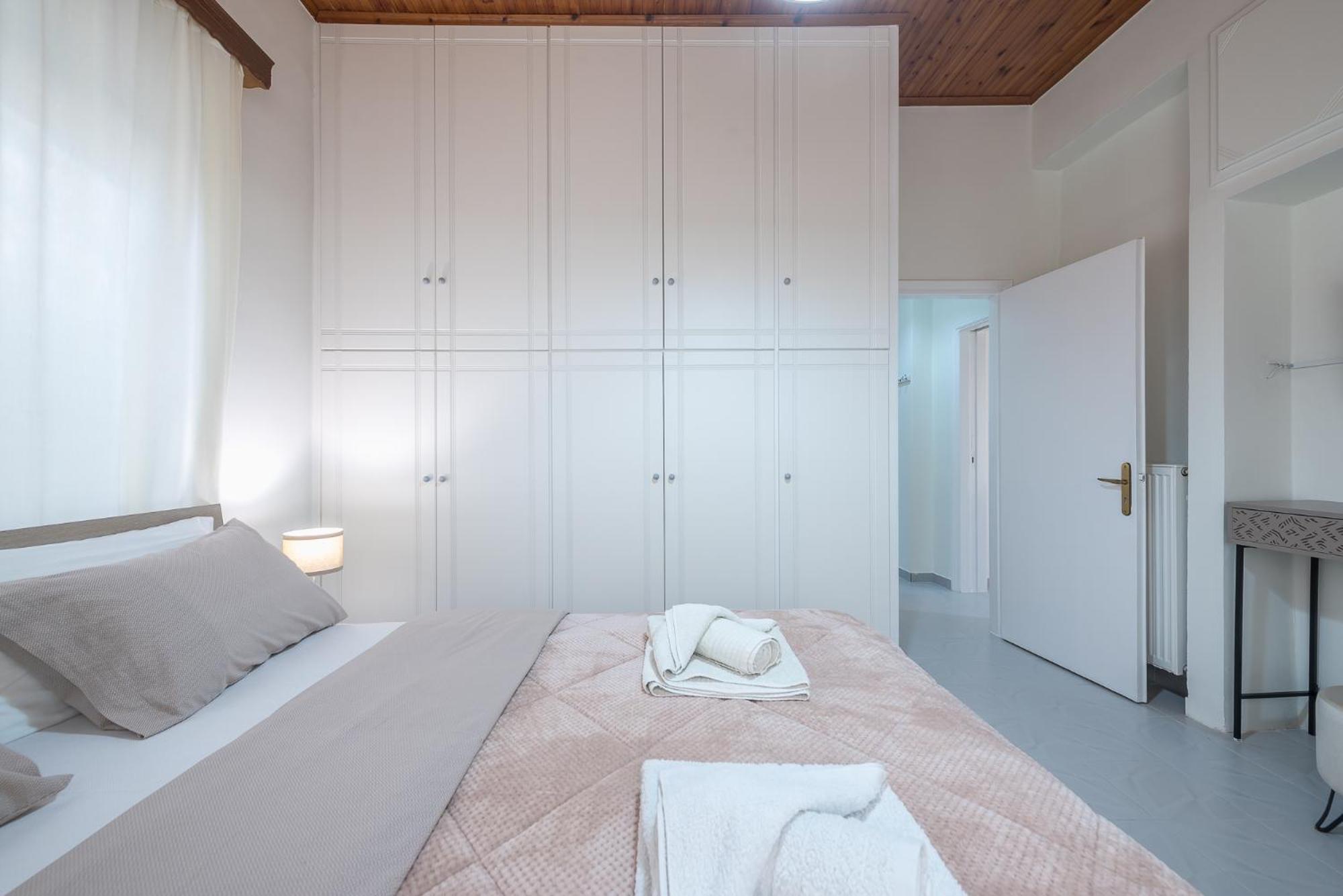 Two-Bedroom House - Photo 45
