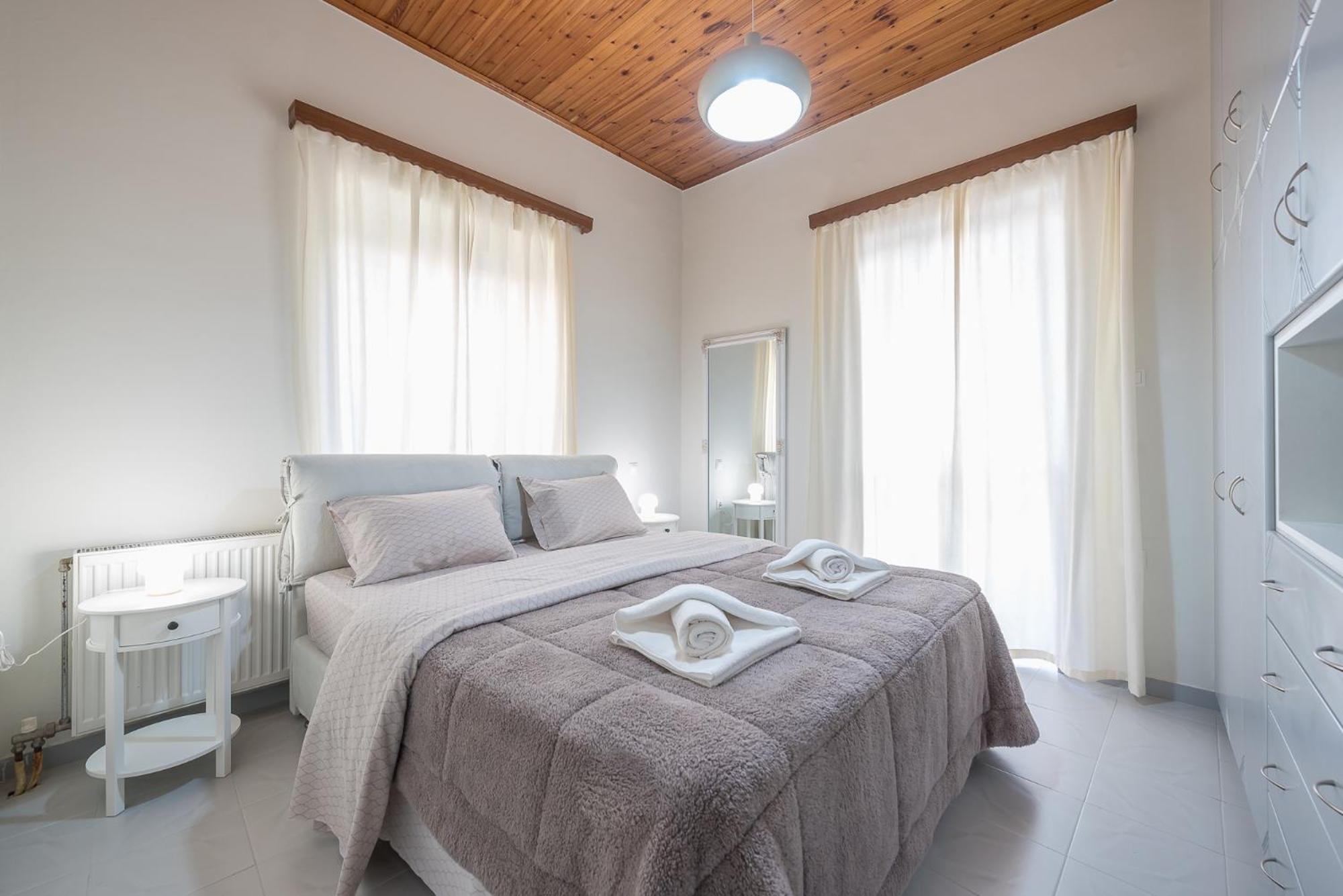 Two-Bedroom House - Photo 5