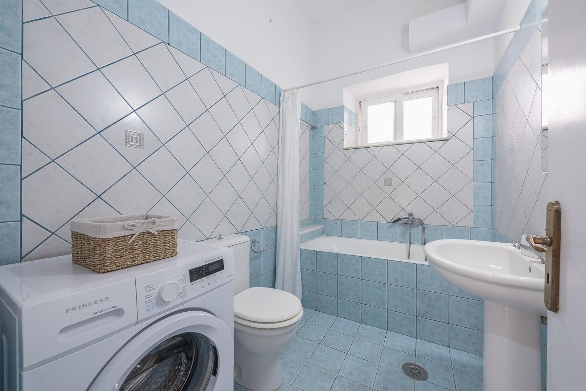 Two-Bedroom House - Photo 7