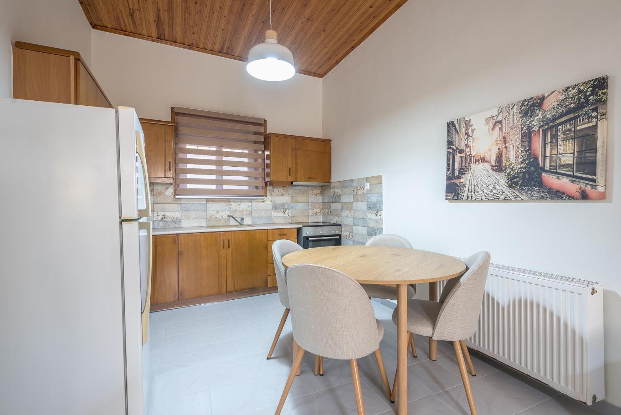Two-Bedroom House - Photo 20