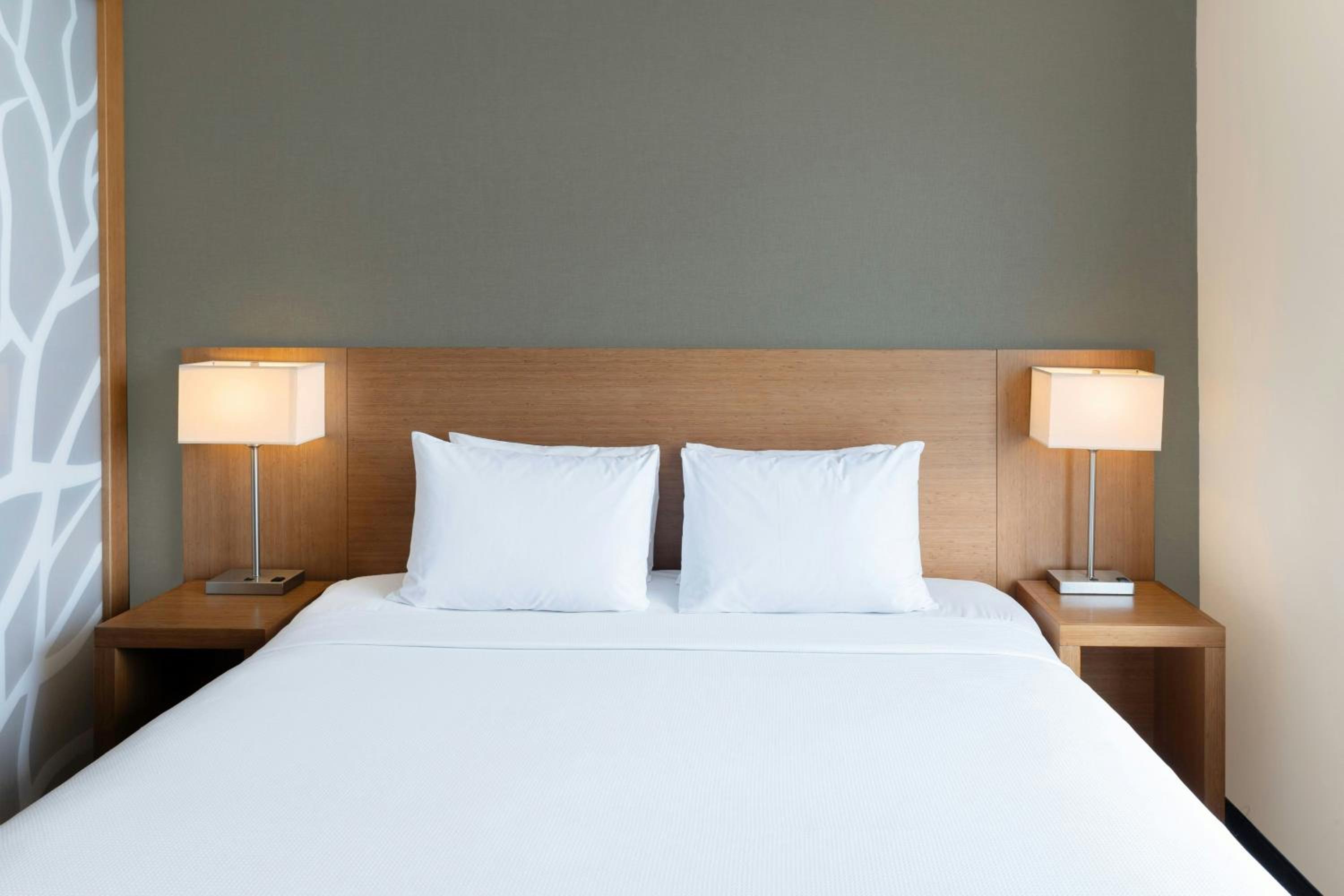 Premium Deluxe King Room with Marina View and Balcony