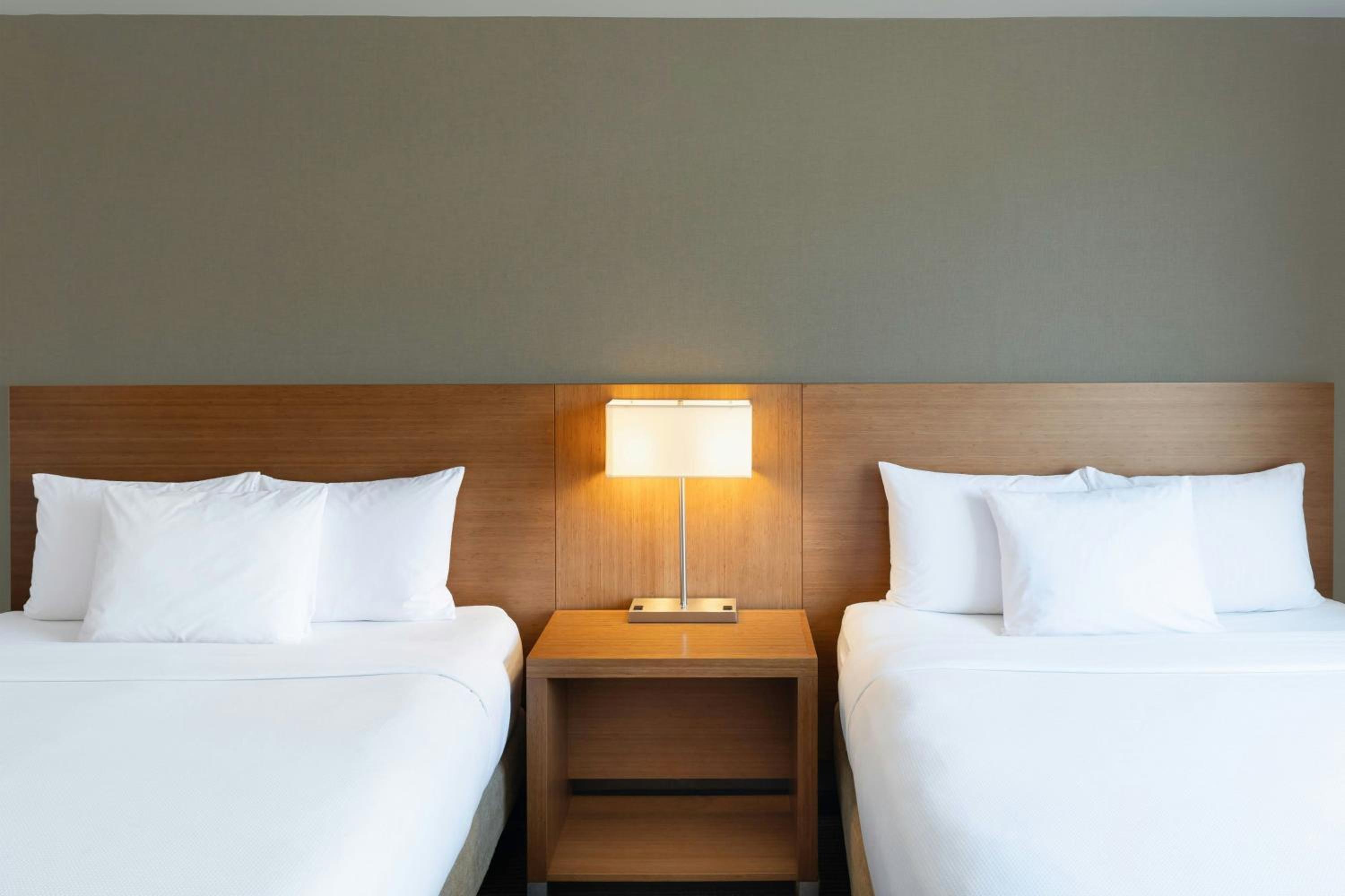 Premium Deluxe Queen Room with Sofa Bed and Marina View photo 2