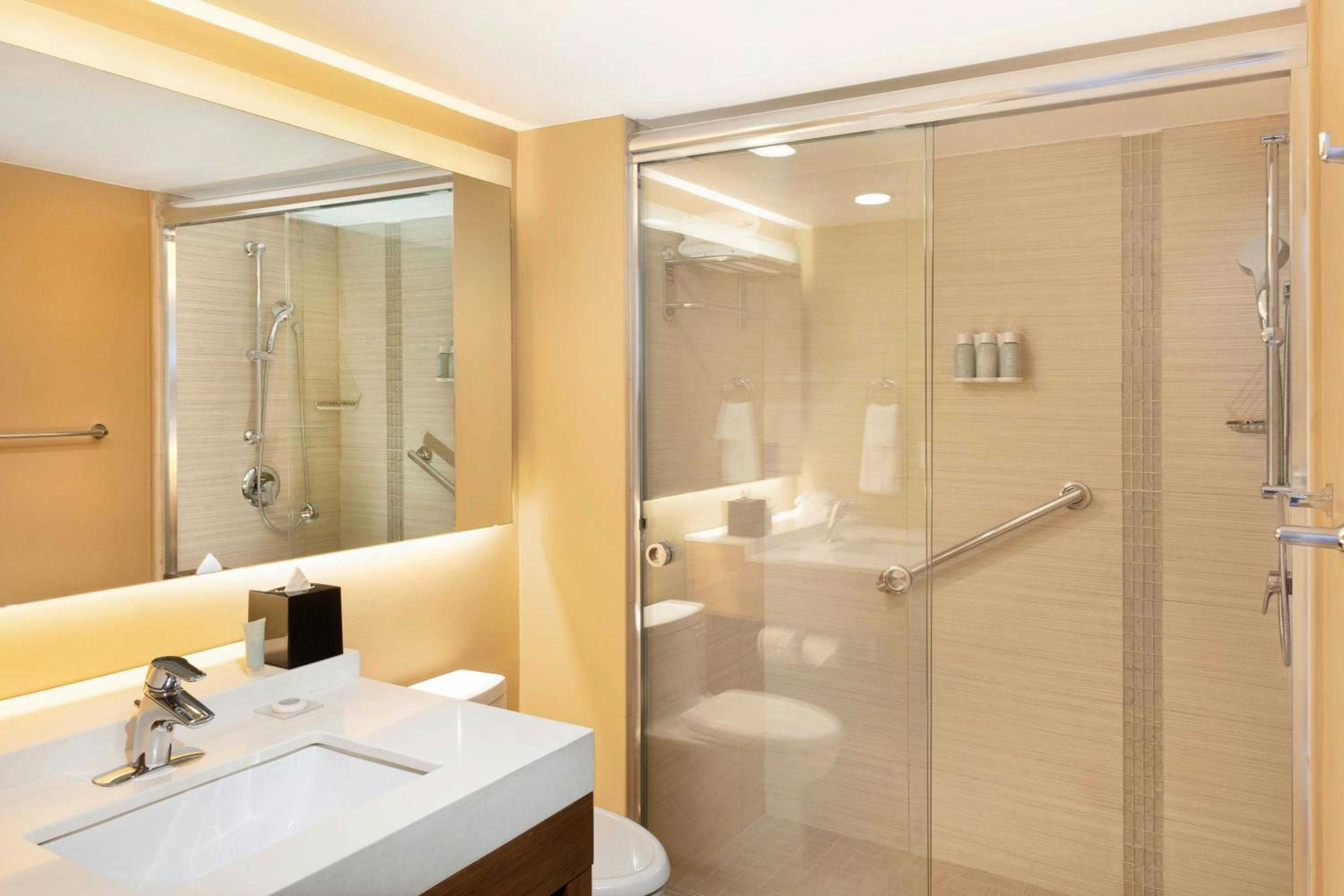 Premium Deluxe King Room with Marina View and Balcony