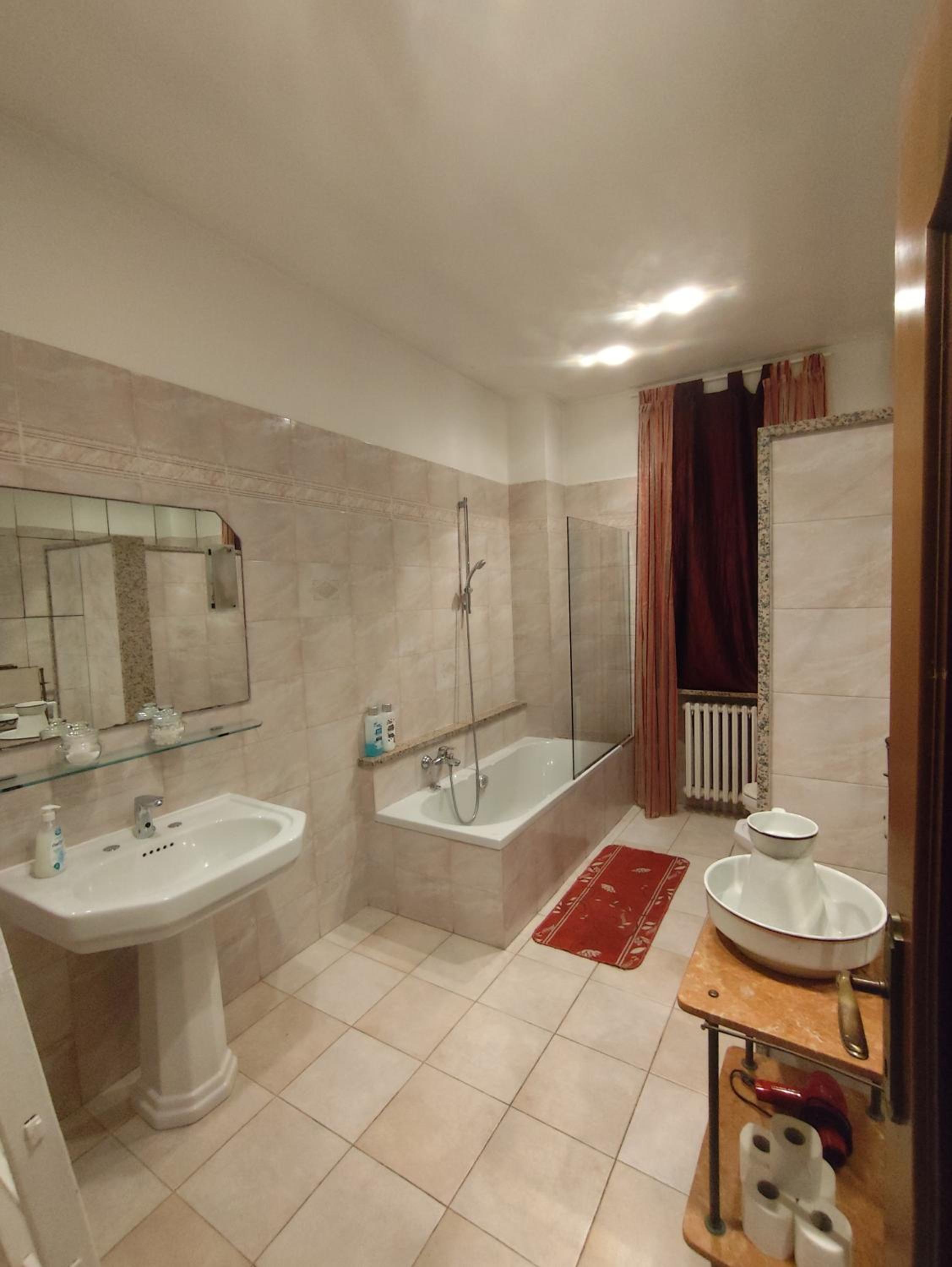 Double Room with Private External Bathroom photo 2