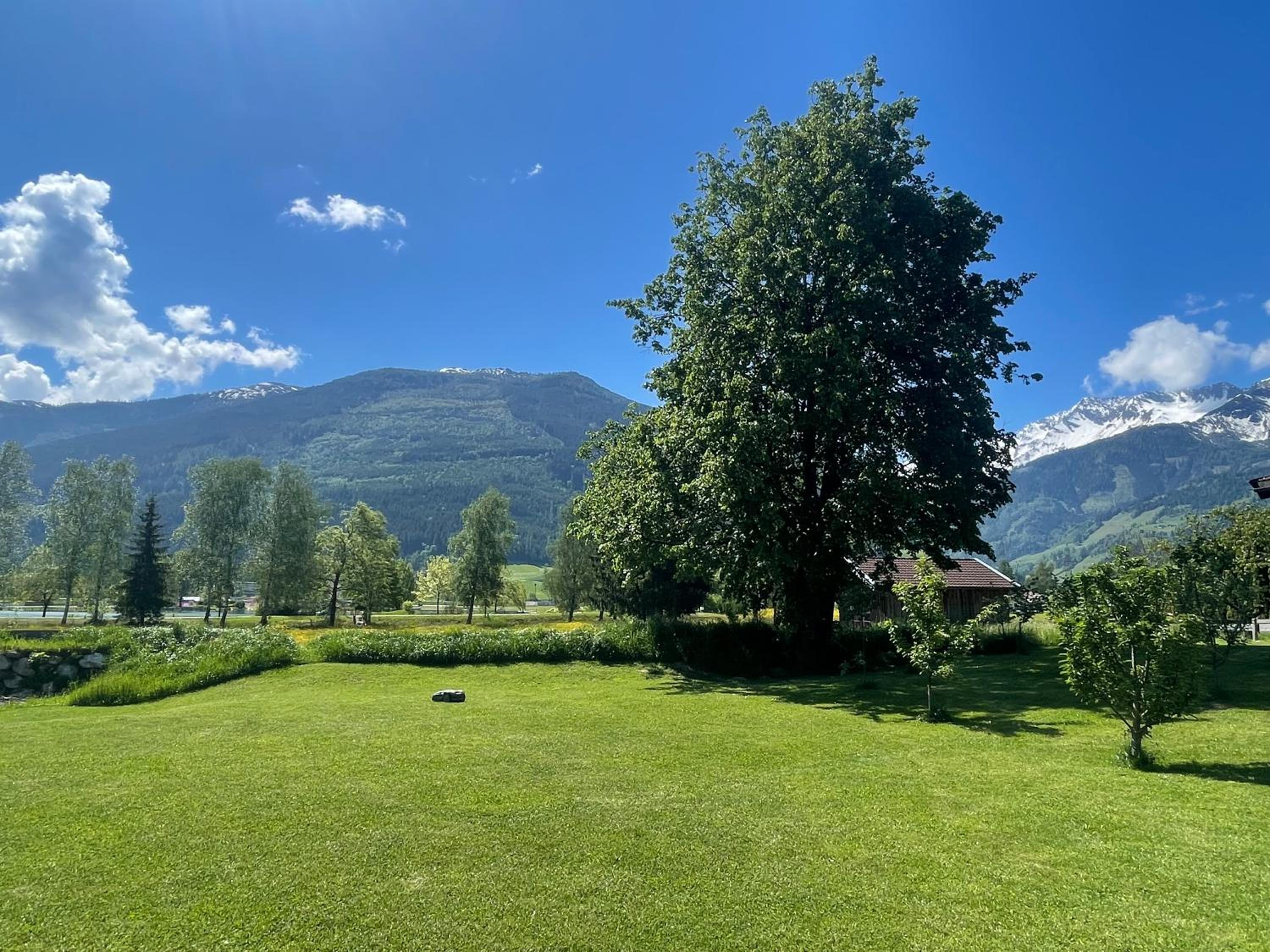 Two-Bedroom Apartment with Mountain View