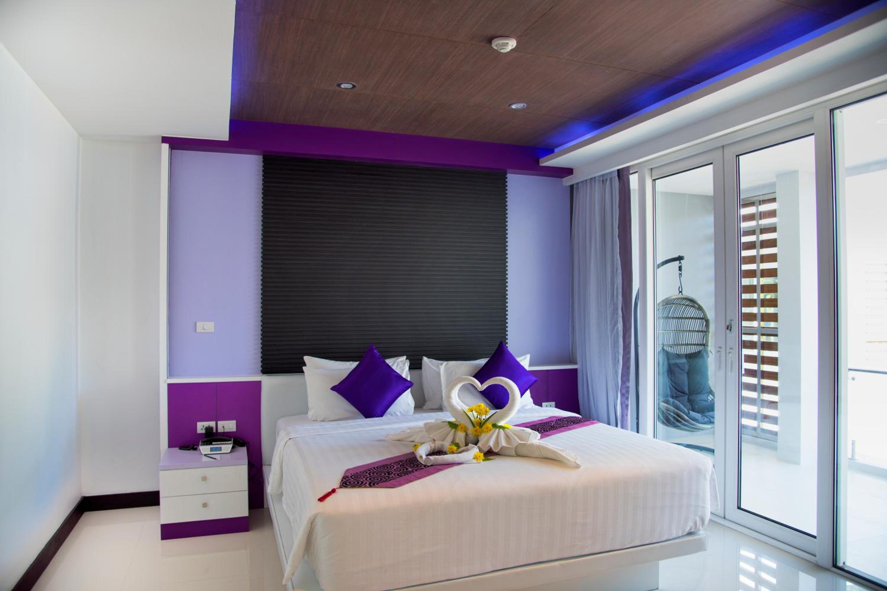  Premium Suite - Photo 1