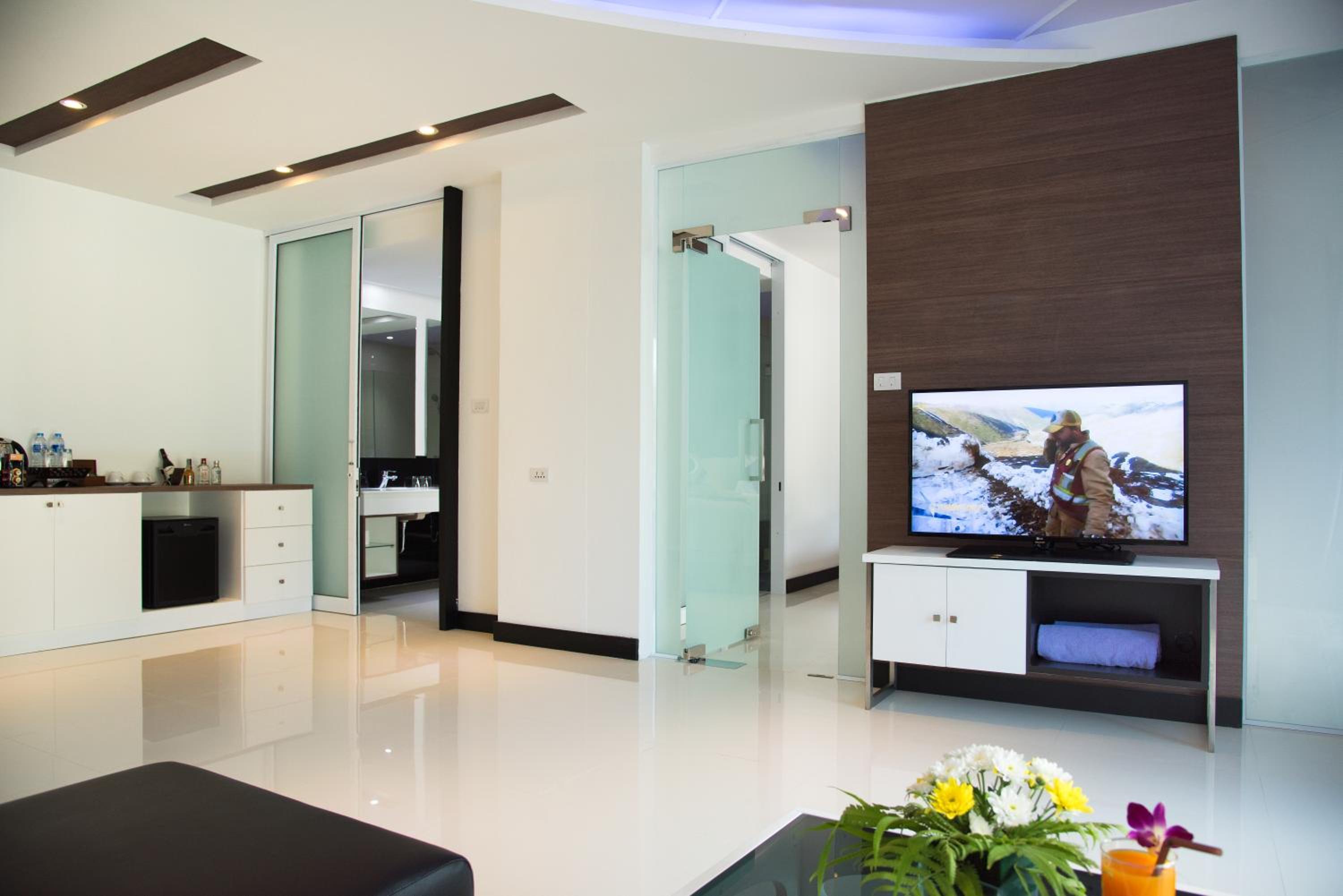  Premium Suite - Photo 3