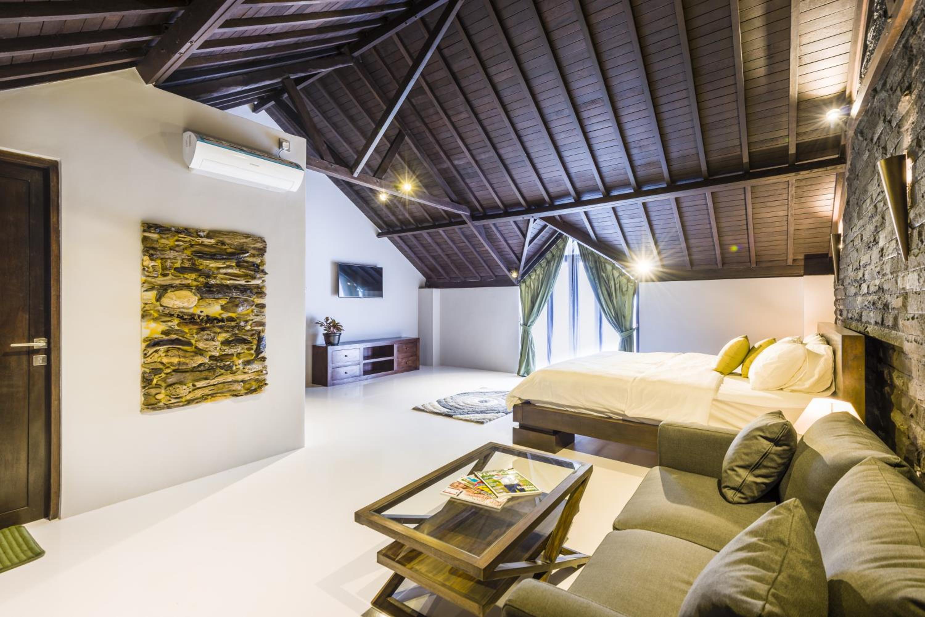 Deluxe Quadruple Room