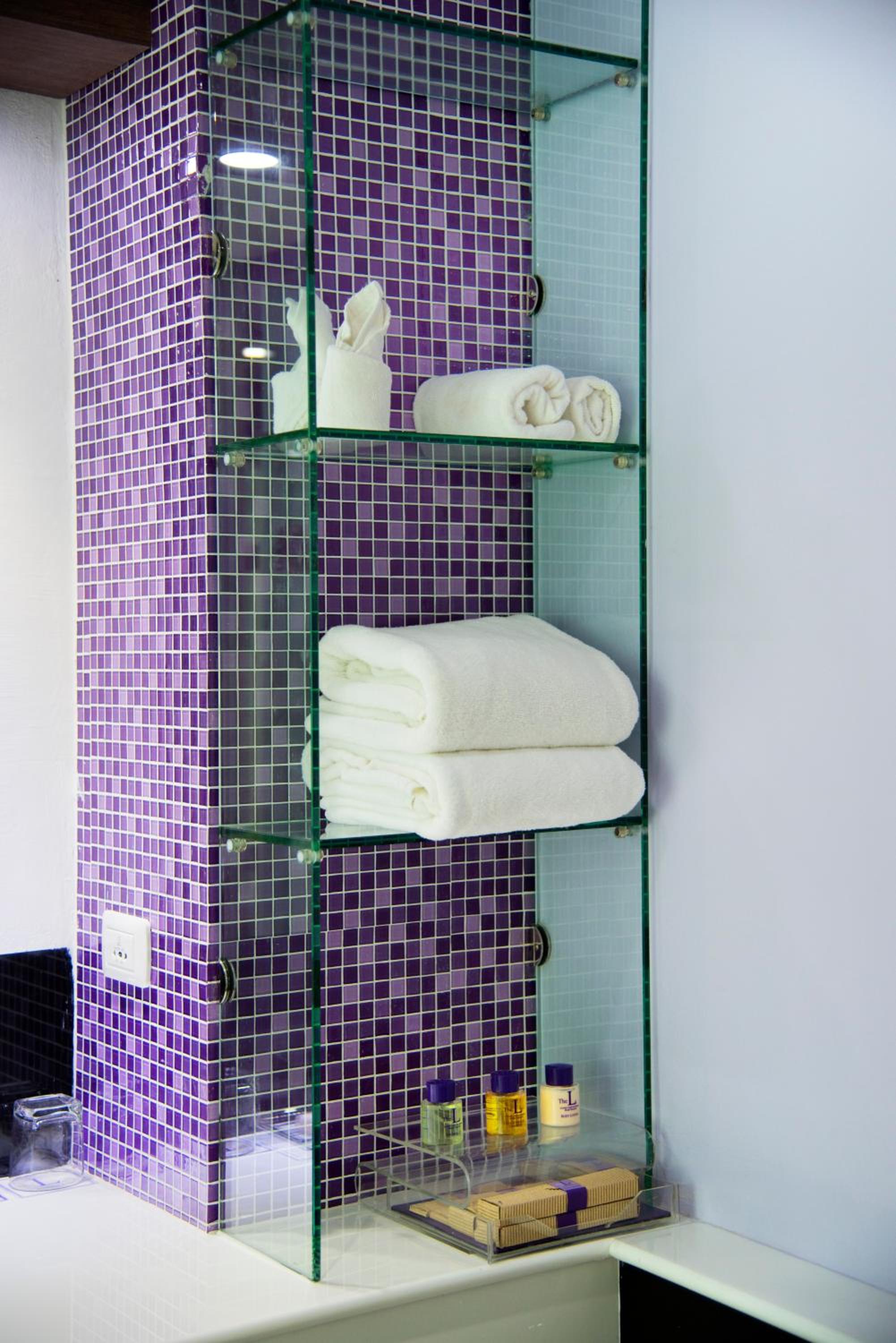 Deluxe Double Room with Pool Access - Photo 6