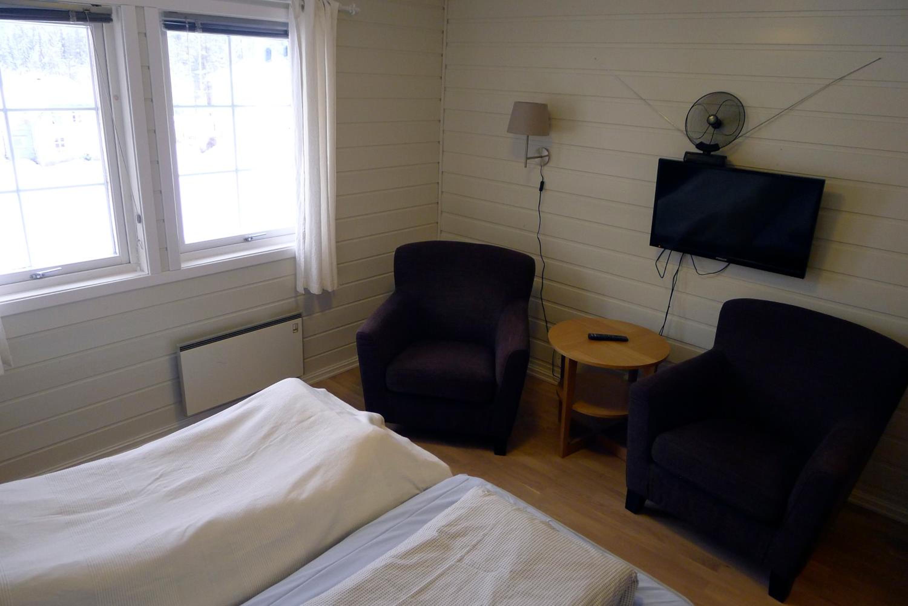 Standard Twin Room - Photo 4