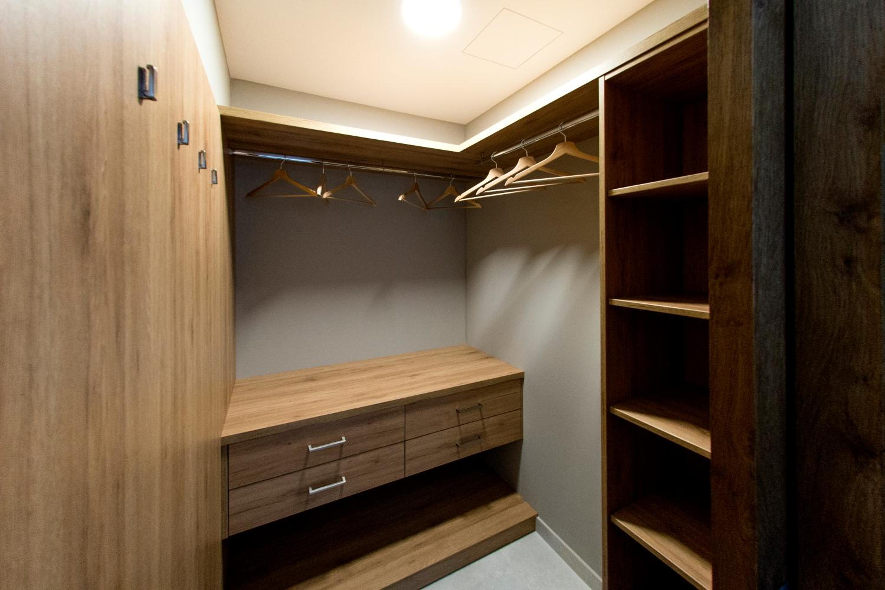 One-Bedroom Apartment - Photo 11