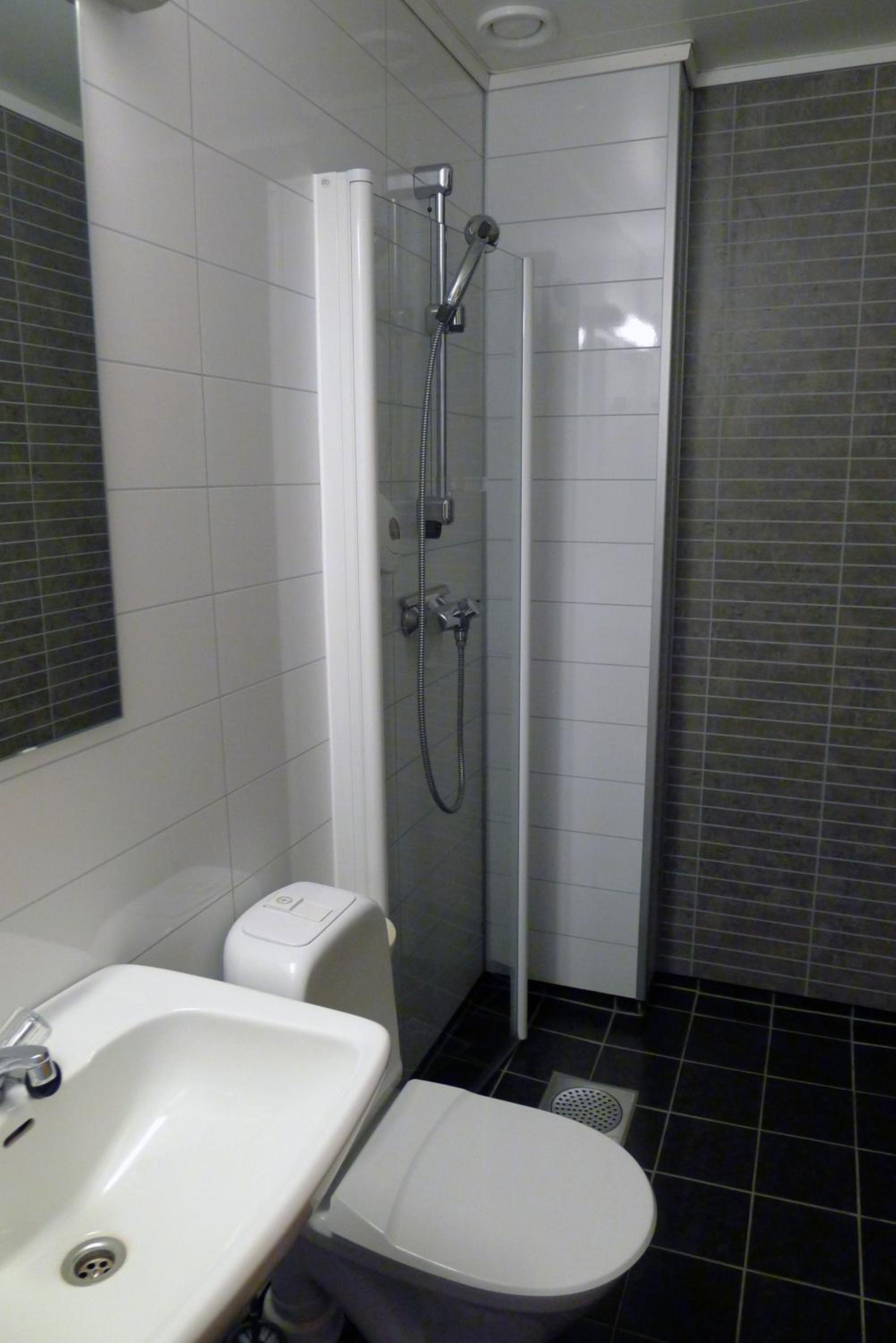 Standard Twin Room - Photo 5