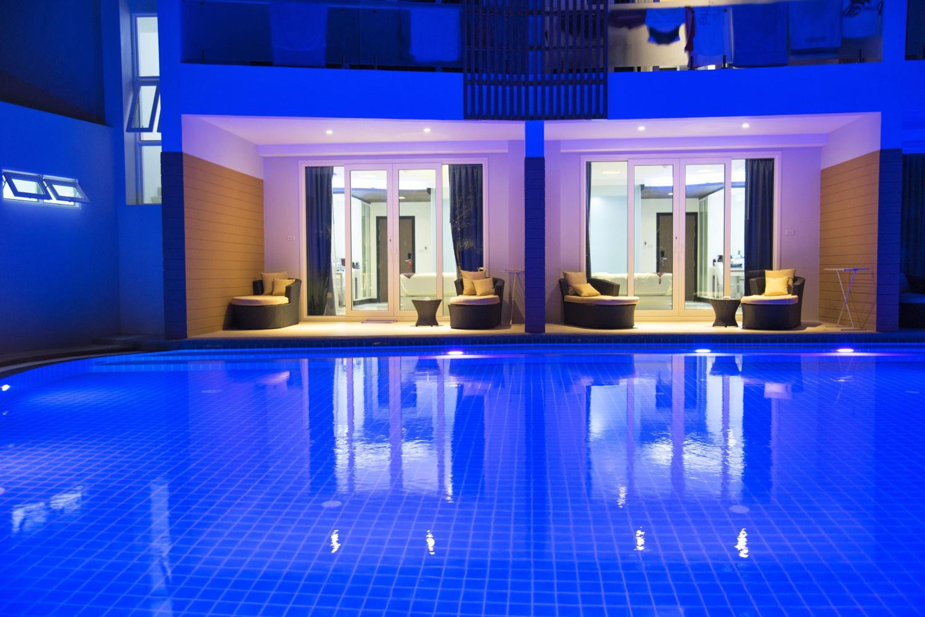 Deluxe Double Room with Pool Access - Photo 4