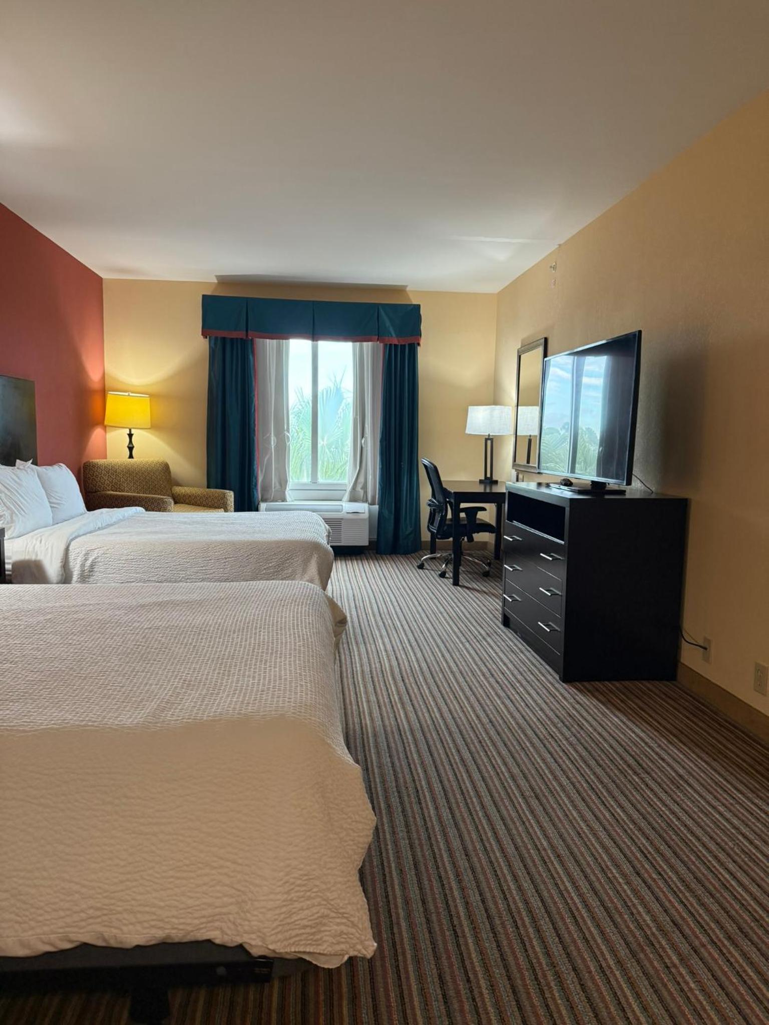 Standard Queen Room with Two Queen Beds and Mobility Accessible Tub