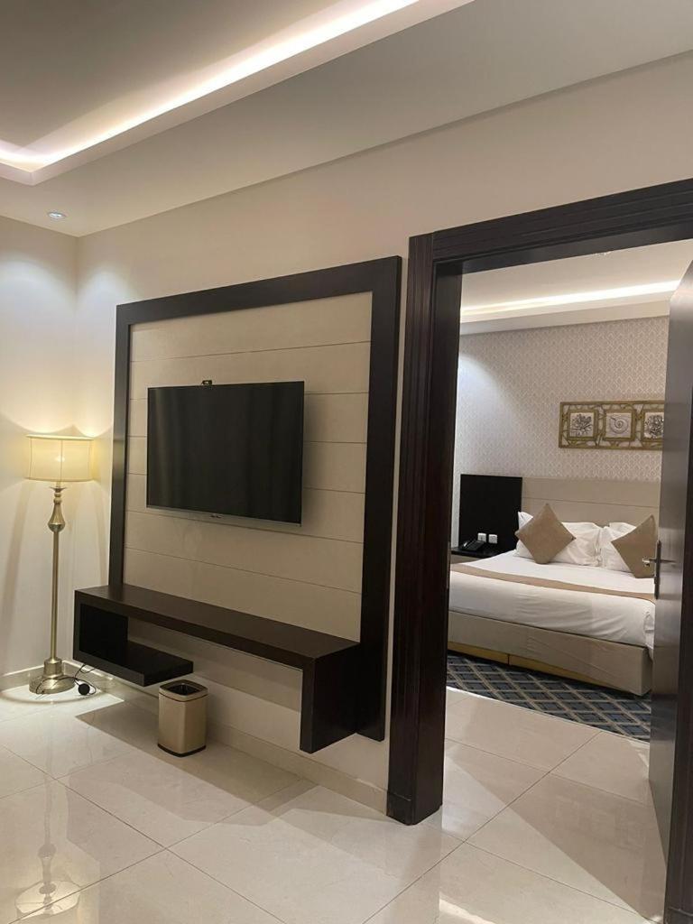 One-Bedroom Deluxe Apartment