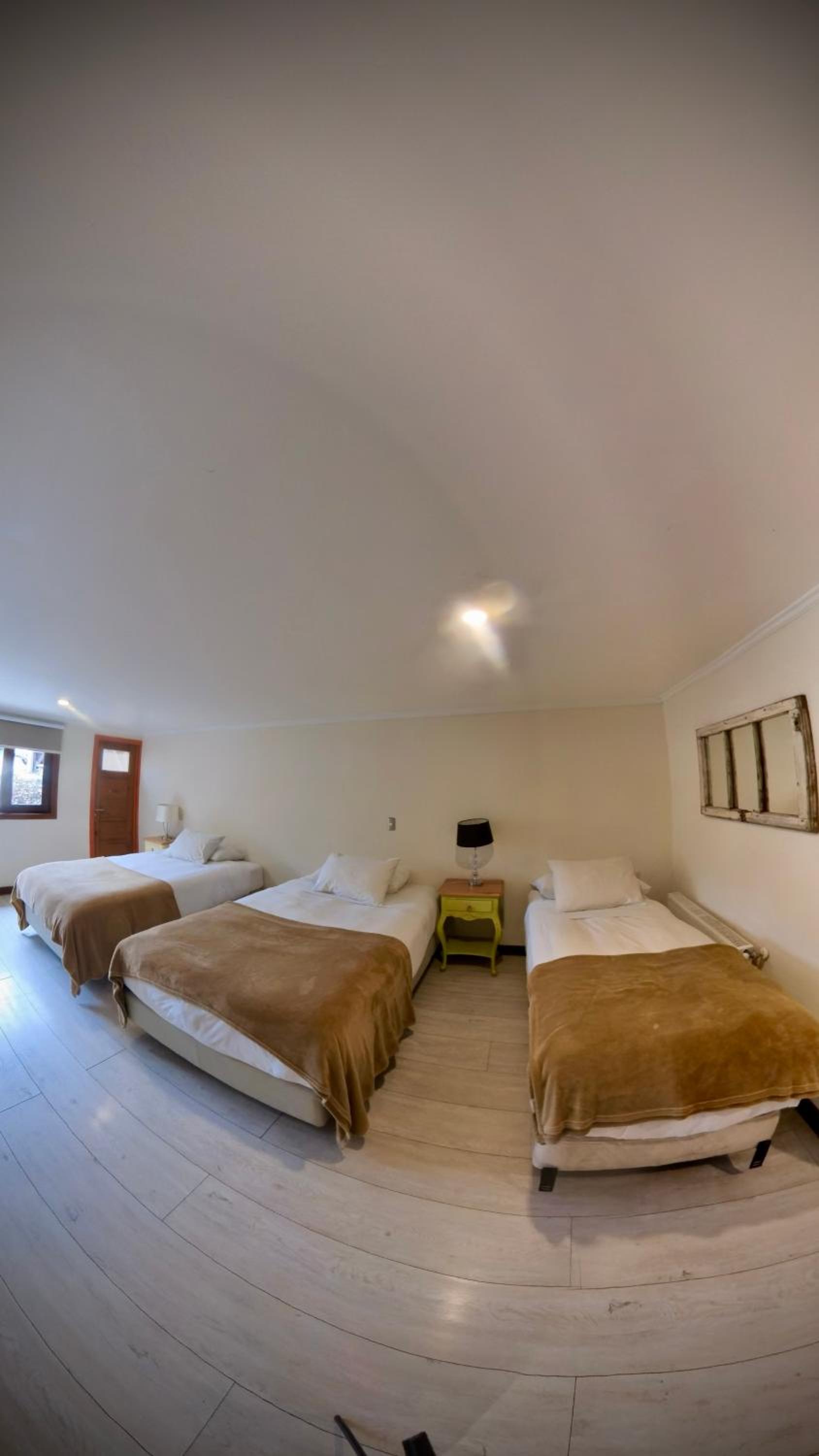 Triple Room with Private Bathroom photo 3