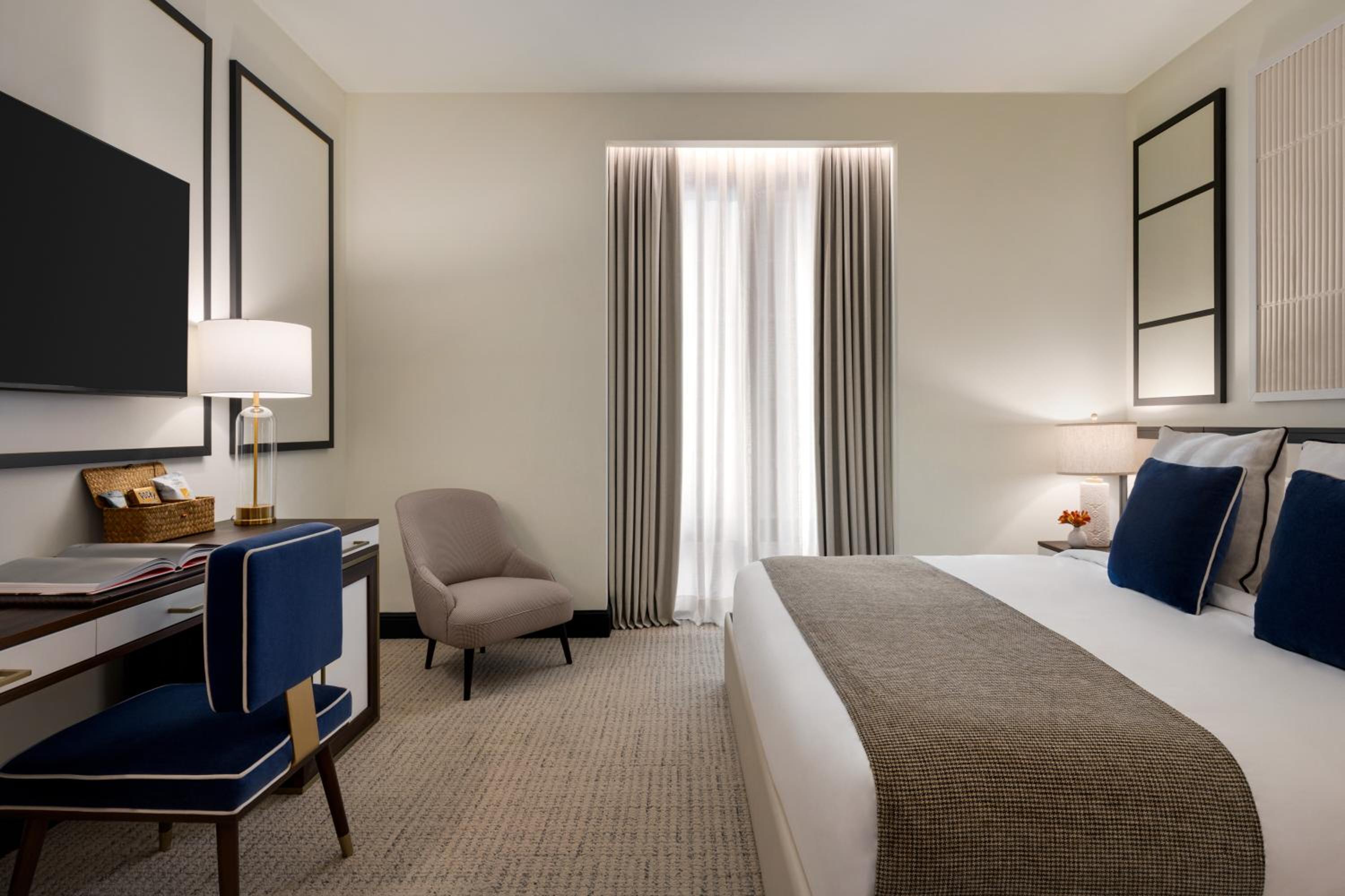 King Room - Disability Access with Tub