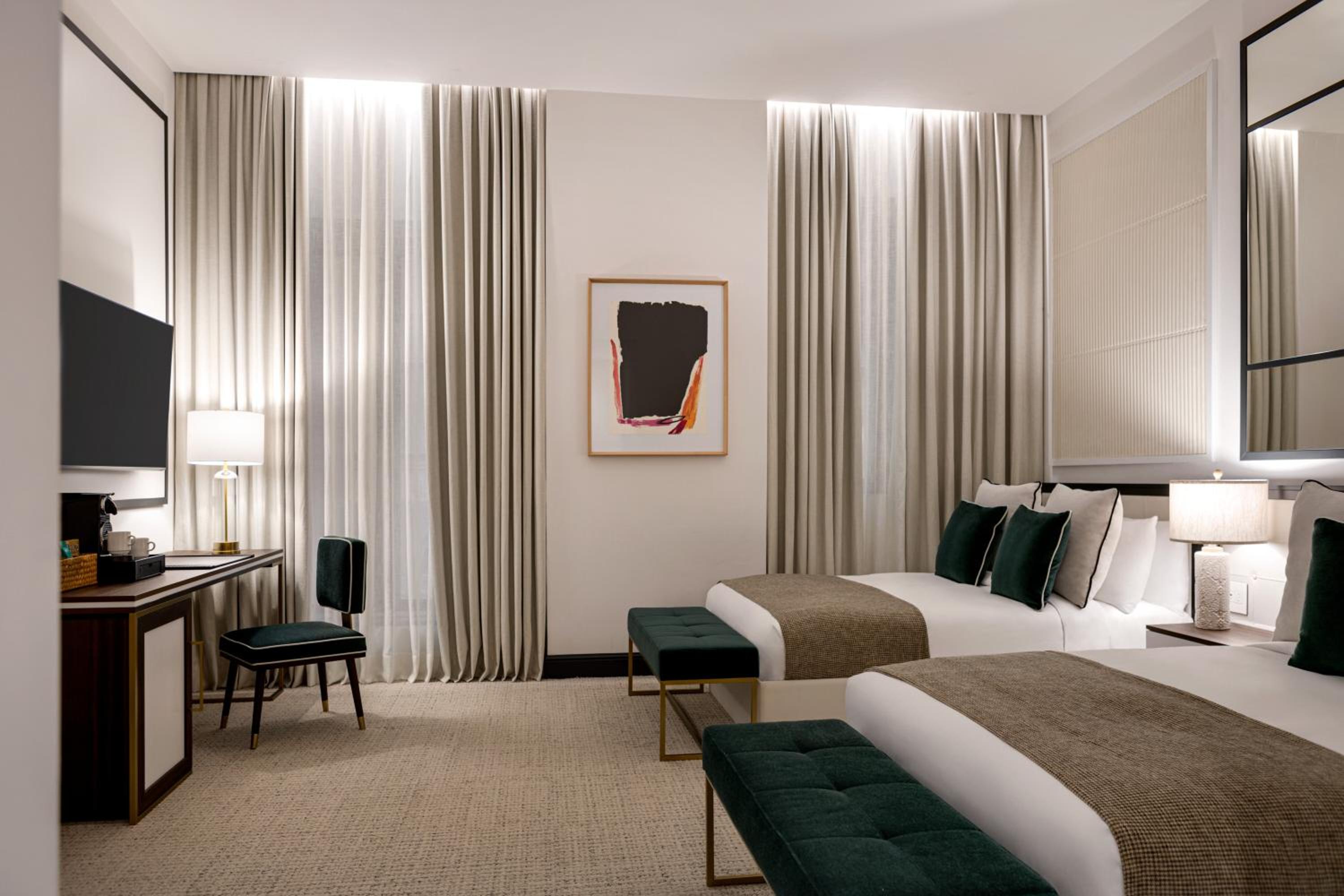 Double Room - Mobility/Hearing Accessible with Roll-In Shower
