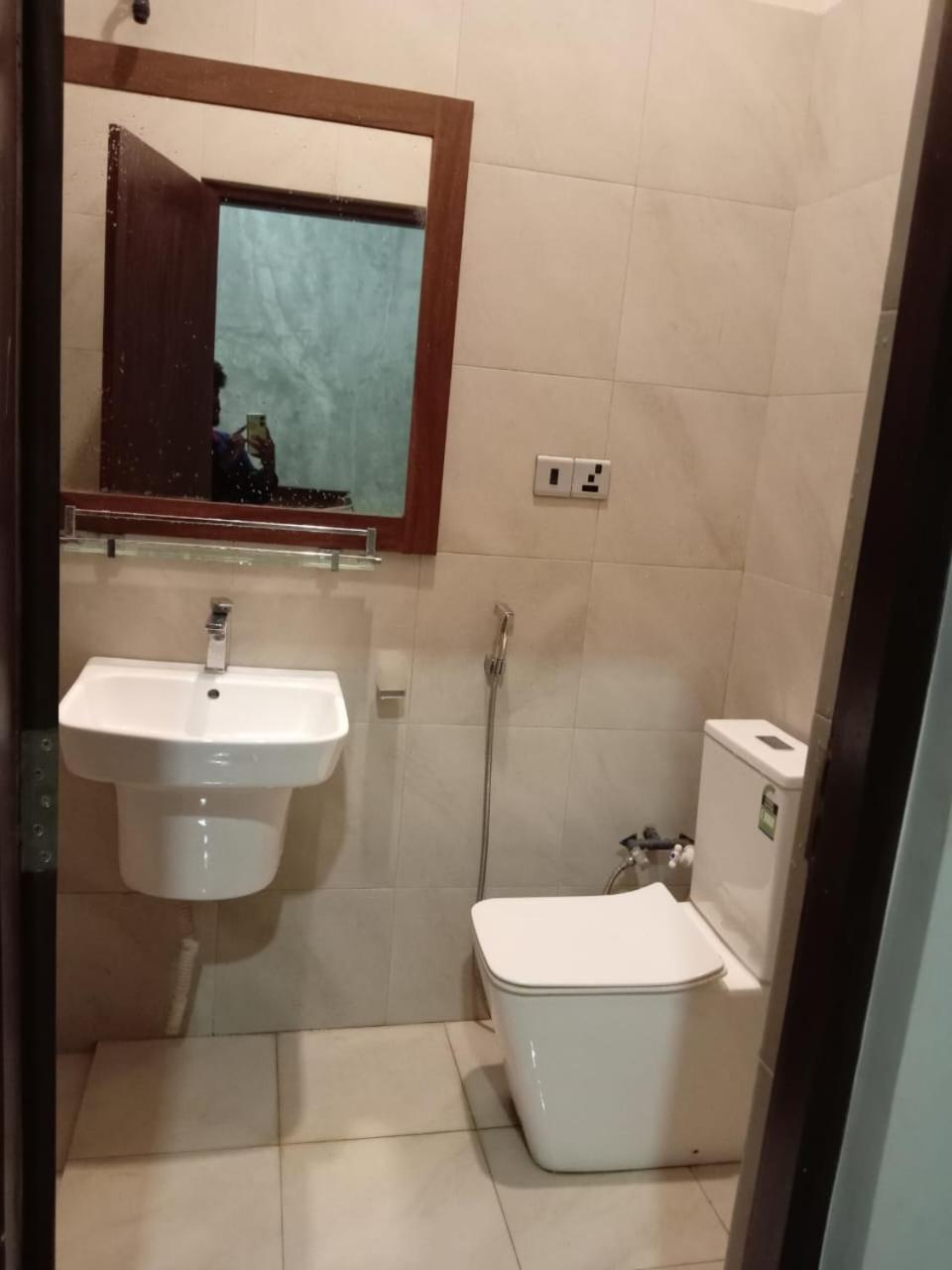 Family Room with Private Bathroom photo 2