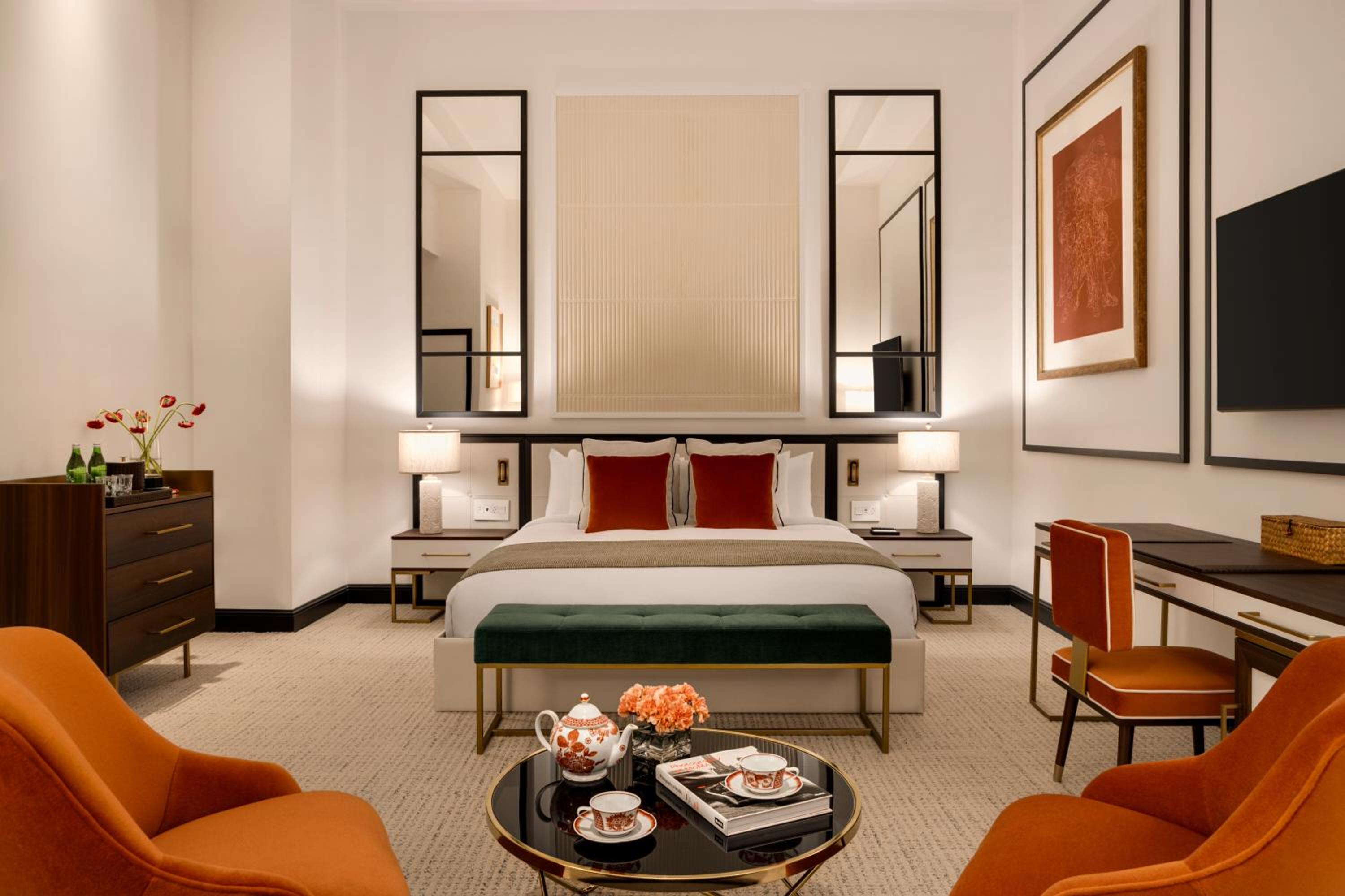 Junior Suite Mobility/Hearing Accessible with Roll-In Shower