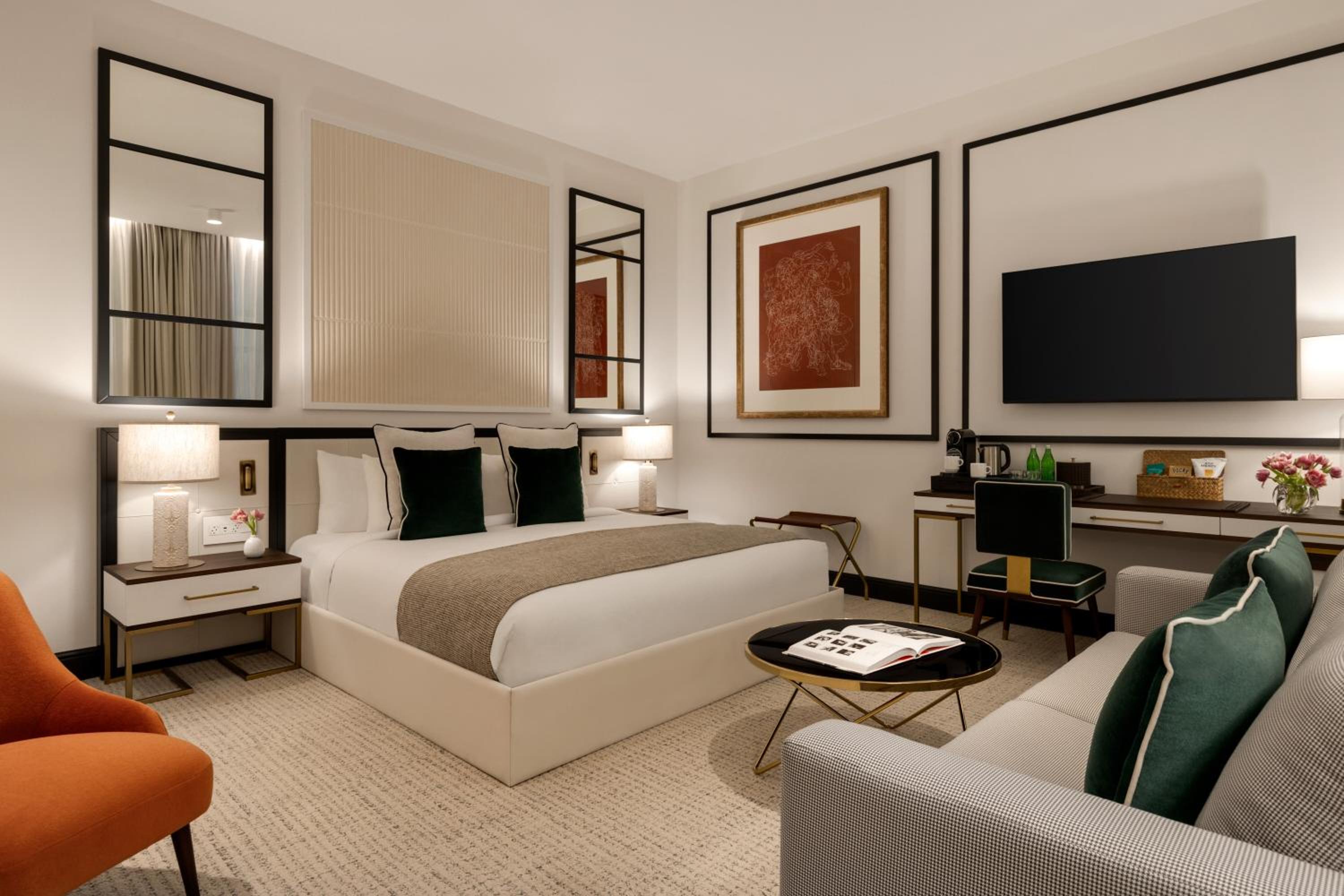 Junior Suite Mobility/Hearing Accessible with Roll-In Shower