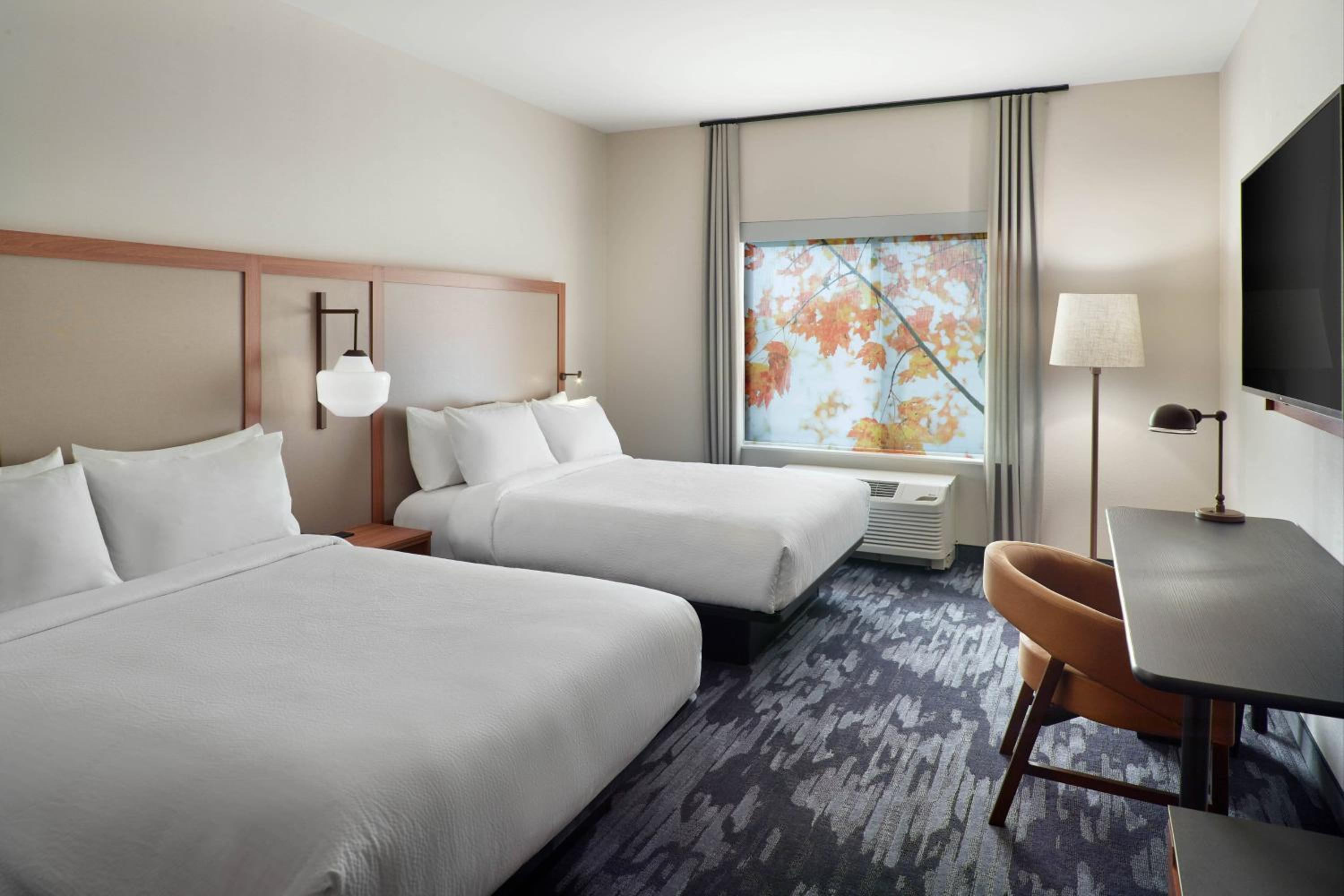 Queen Room with Two Queen Beds - Hearing Accessible