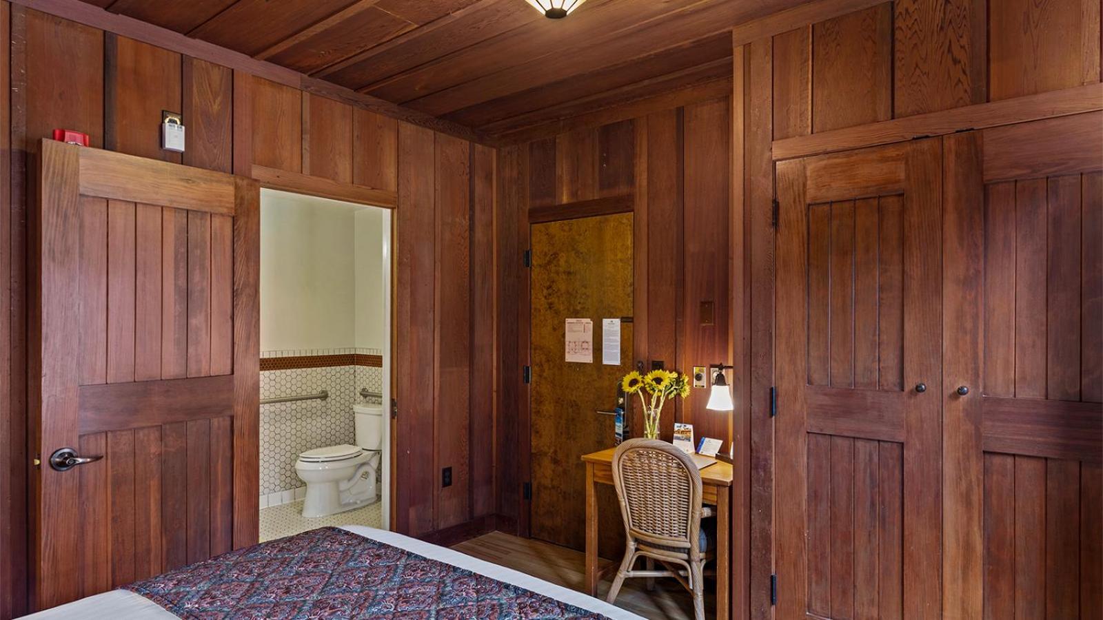 Standard Queen Room - Photo 5
