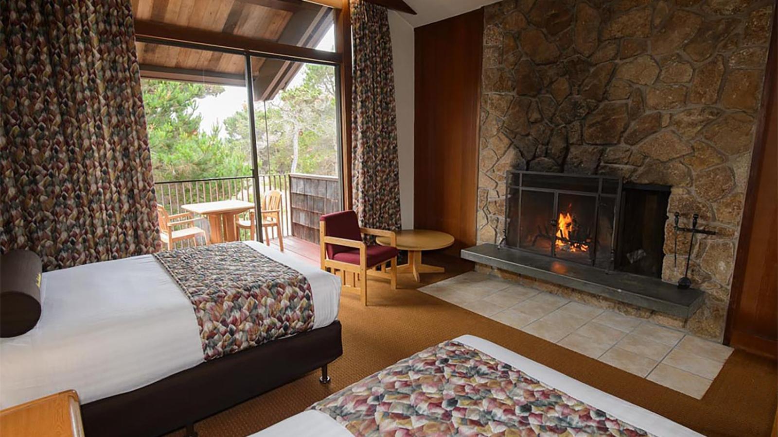 Premium Room with Multiple Beds - Photo 2