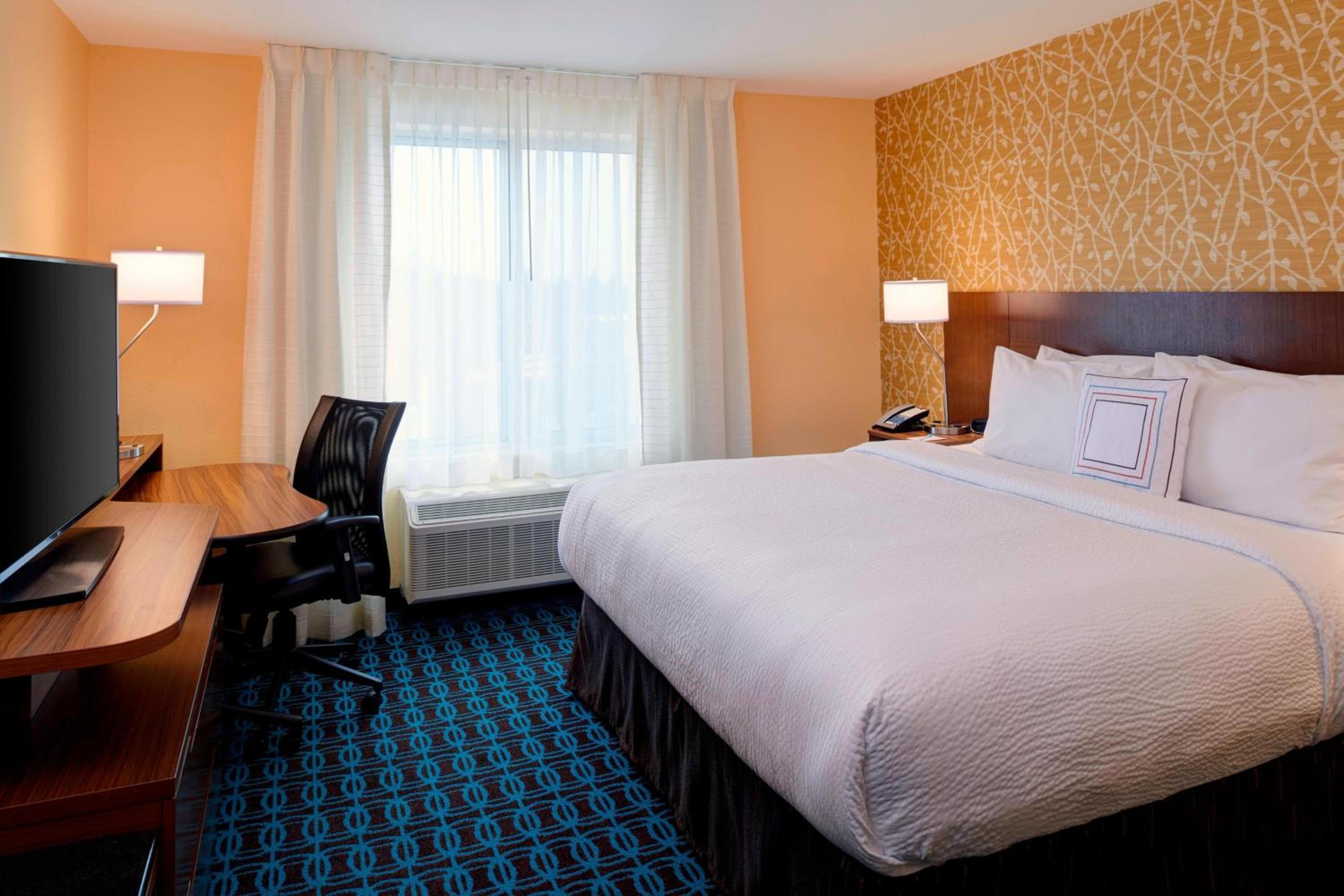 King Room - Hearing Accessible photo 1
