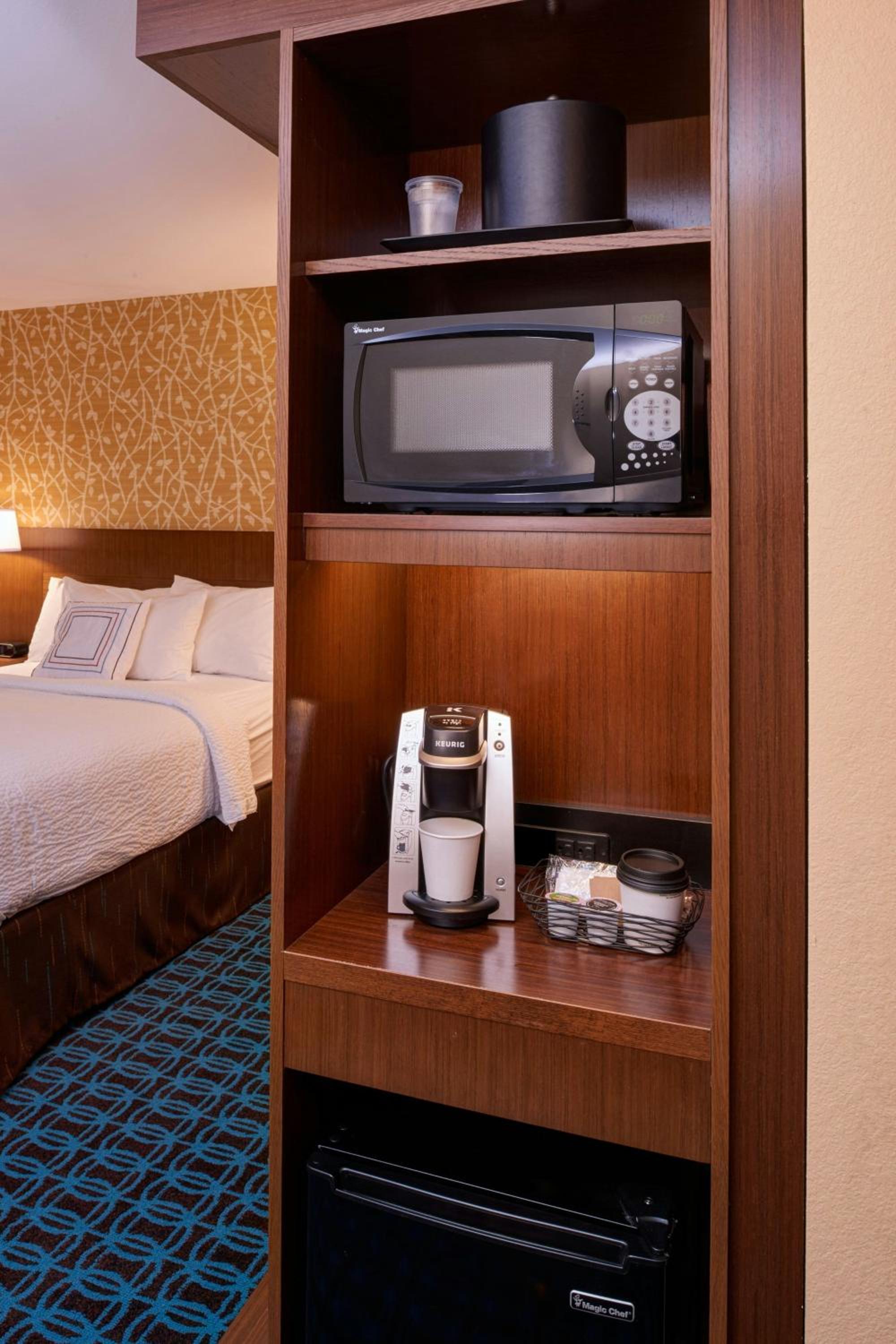 King Room - Hearing Accessible photo 3