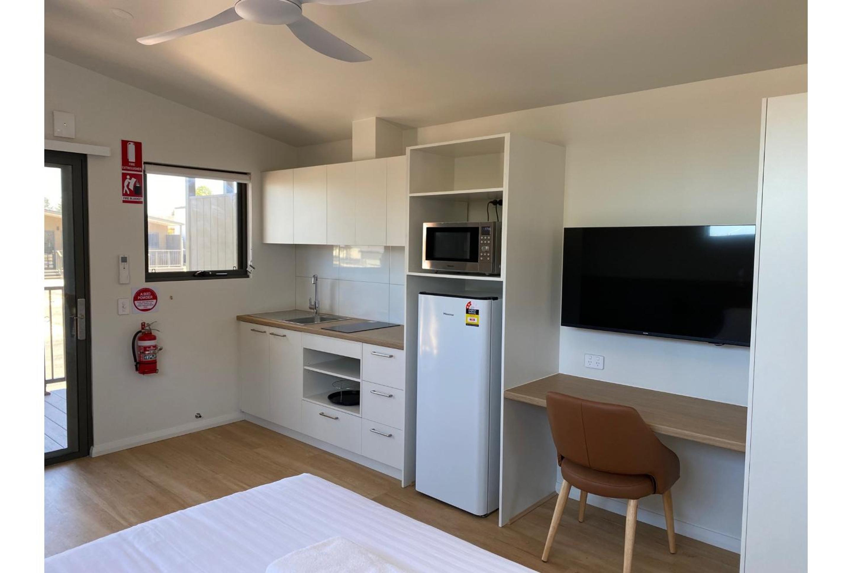 Deluxe Studio Room - Sleeps 2 - Photo 4