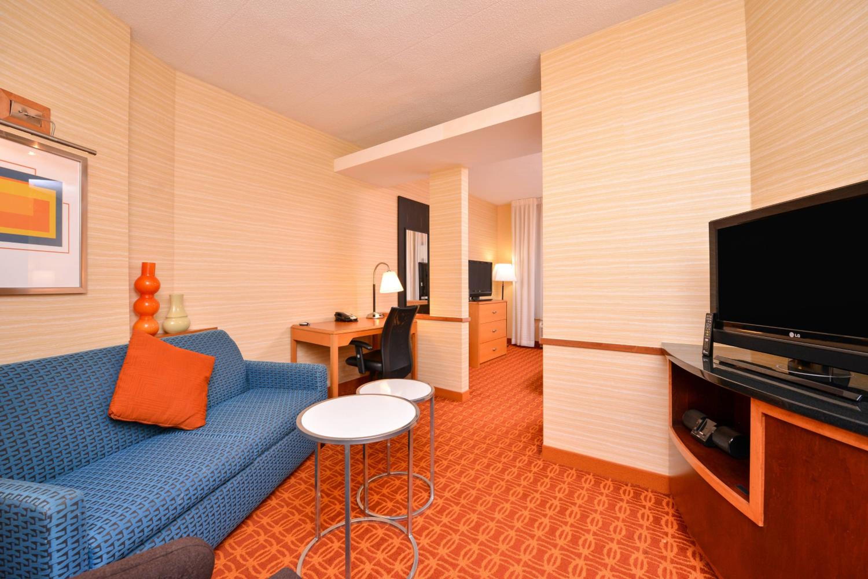 King Suite with Sitting Area and Sofa Bed - Photo 2