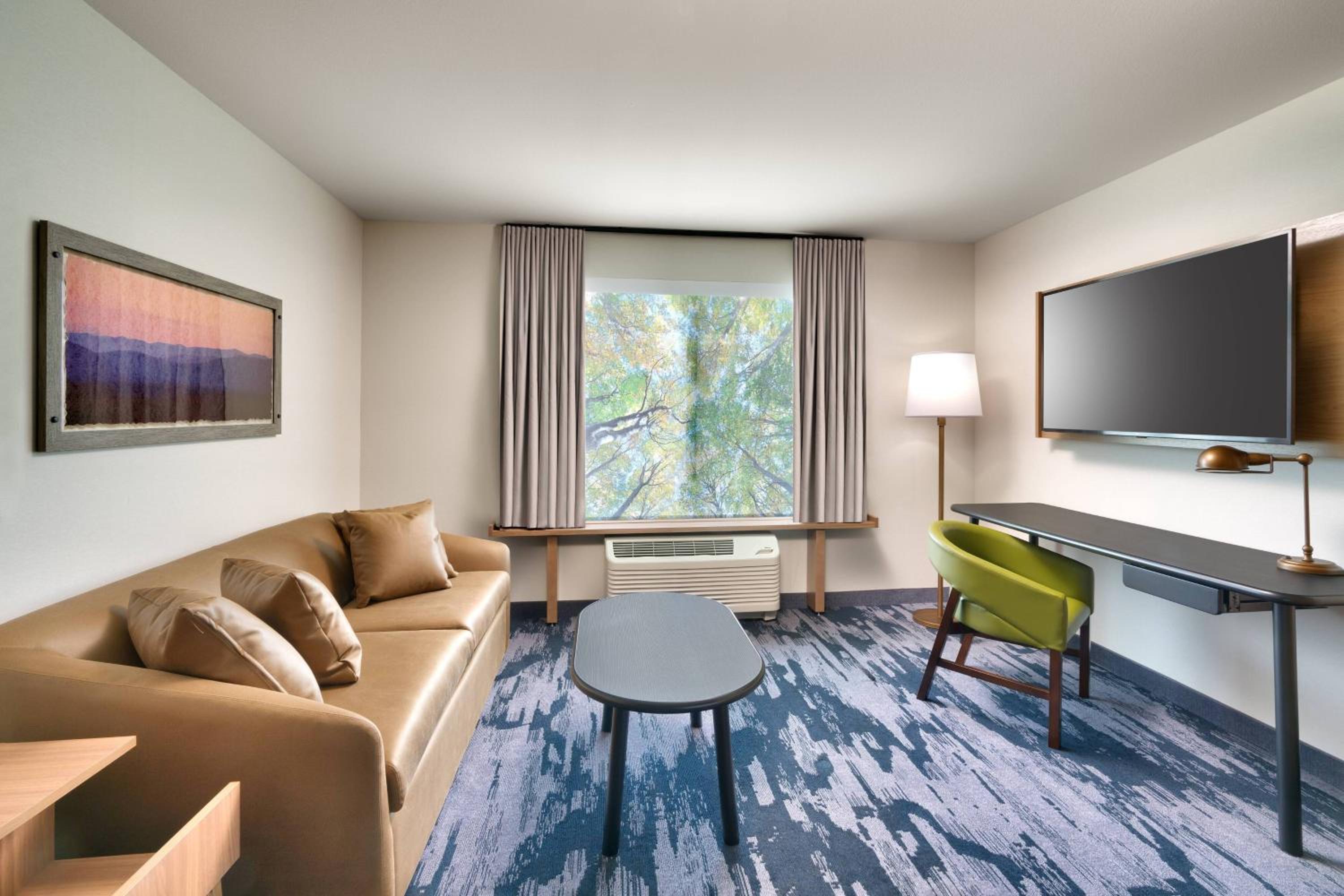 Double Suite with Two Double Beds and Sofa Bed - Photo 2