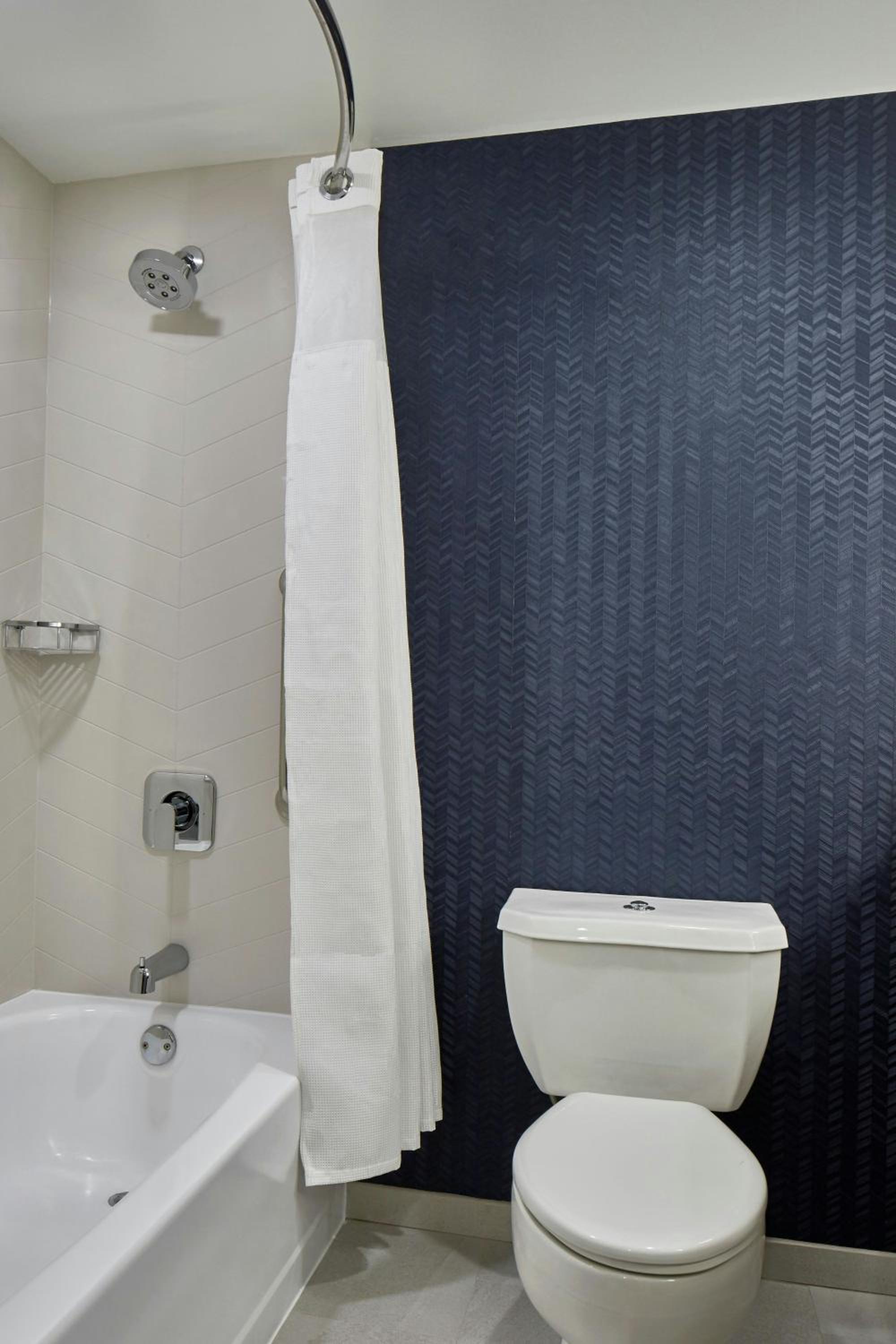 King Room with Sofa Bed - Photo 10