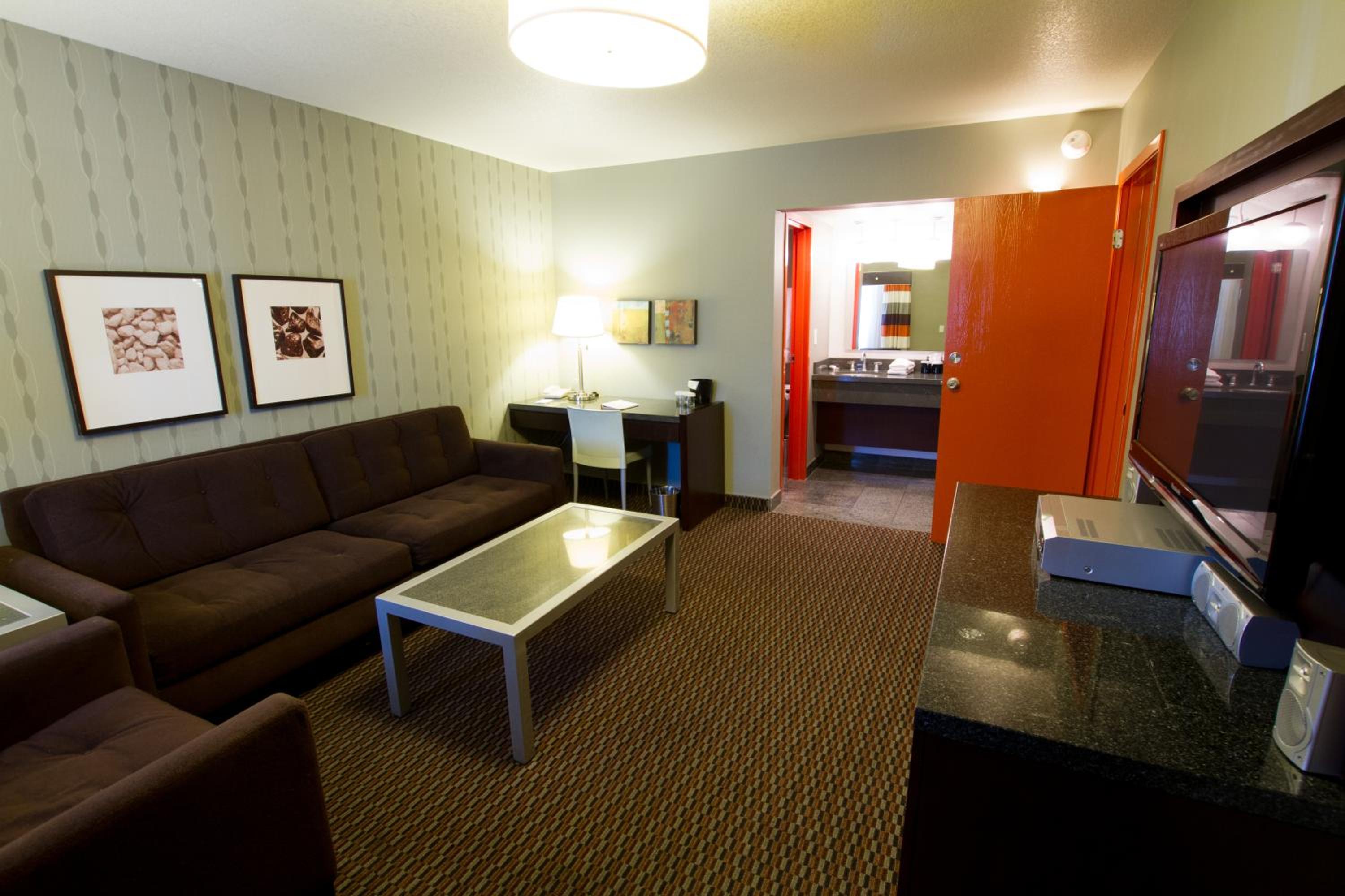 Dual Queen Suite photo 1