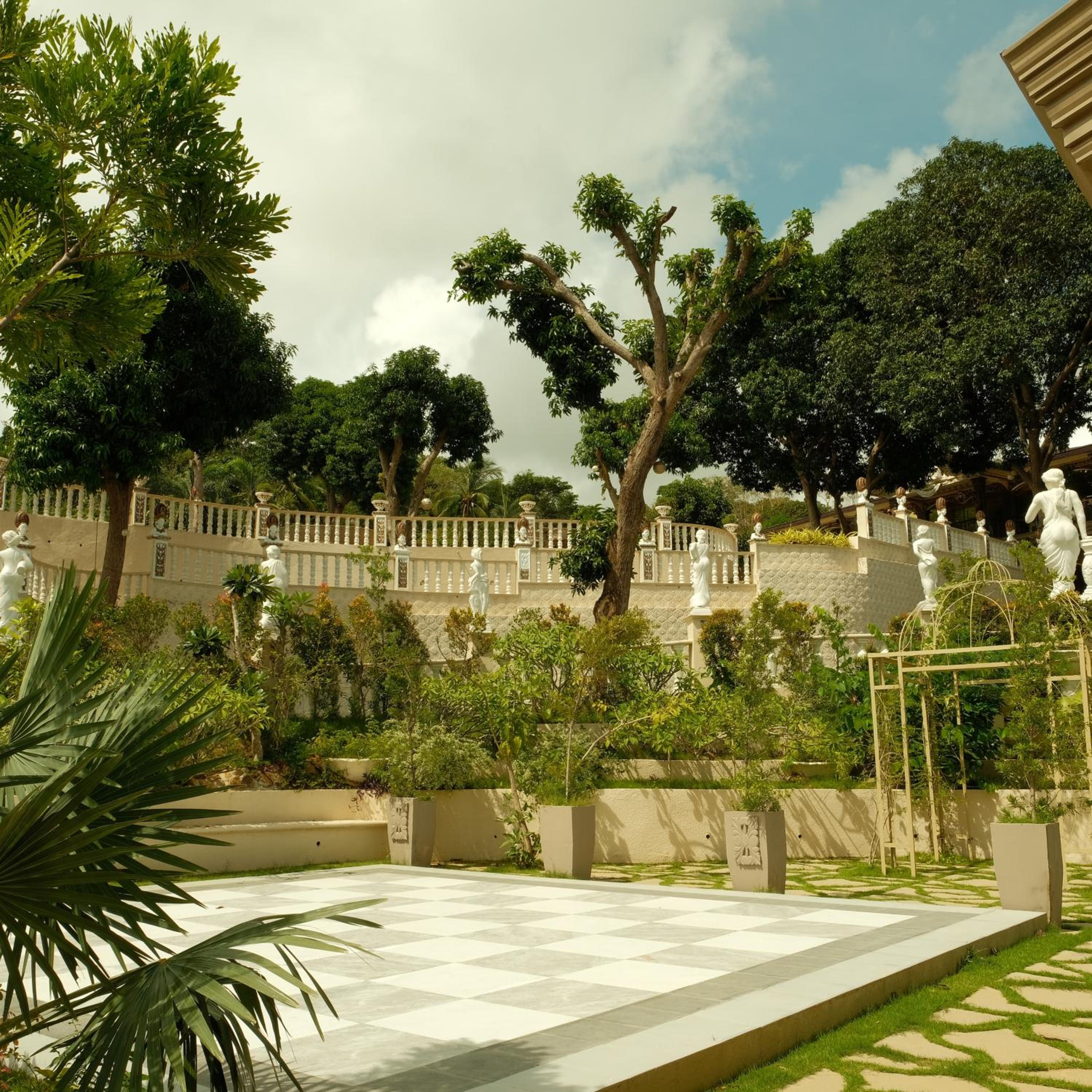 Trianon Queen Boutique Villa - Photo 4
