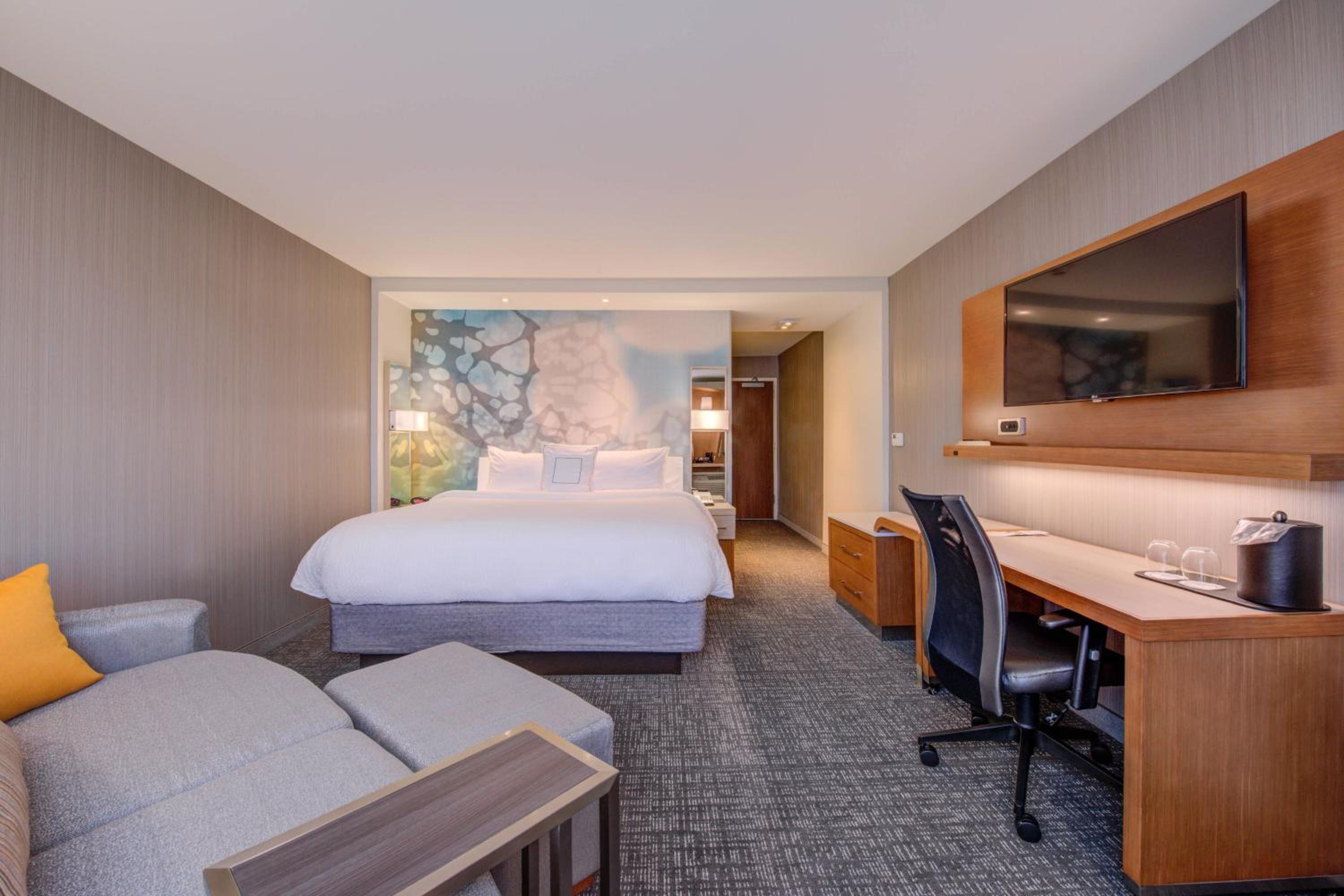 King Room with Sofa Bed and Roll-in Shower - Mobility Accessible