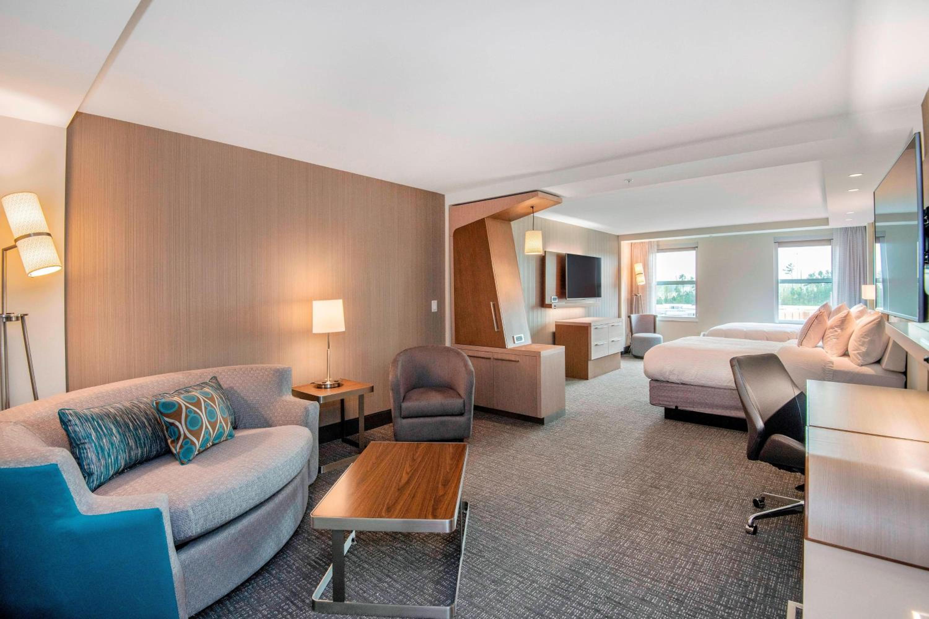 Queen Suite with Two Queen Beds, Bathtub, Roll-In Shower and Sofa Bed - Mobility Access/Communication Assistance