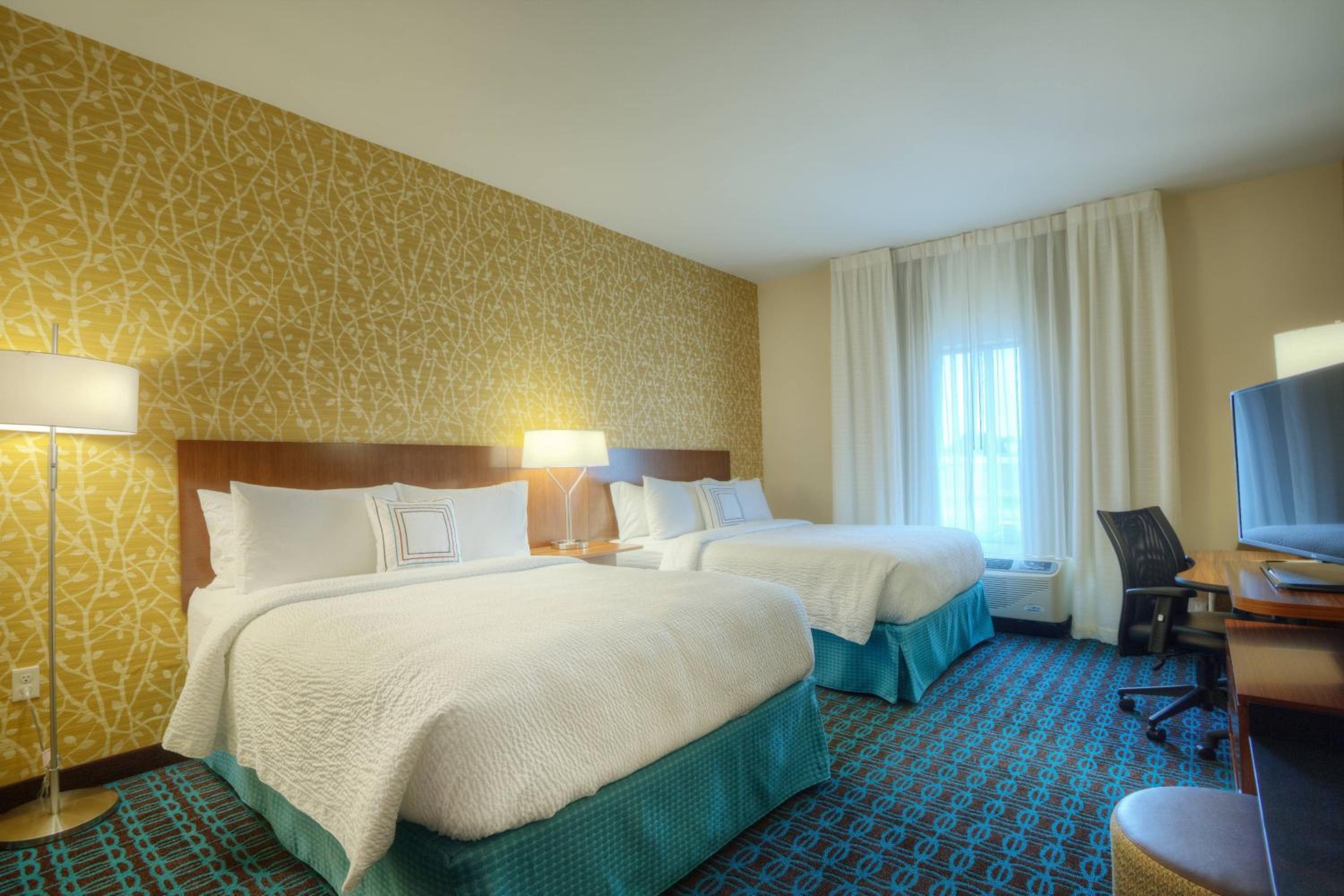 Queen Room with Two Queen Beds - Hearing Accessible photo 2