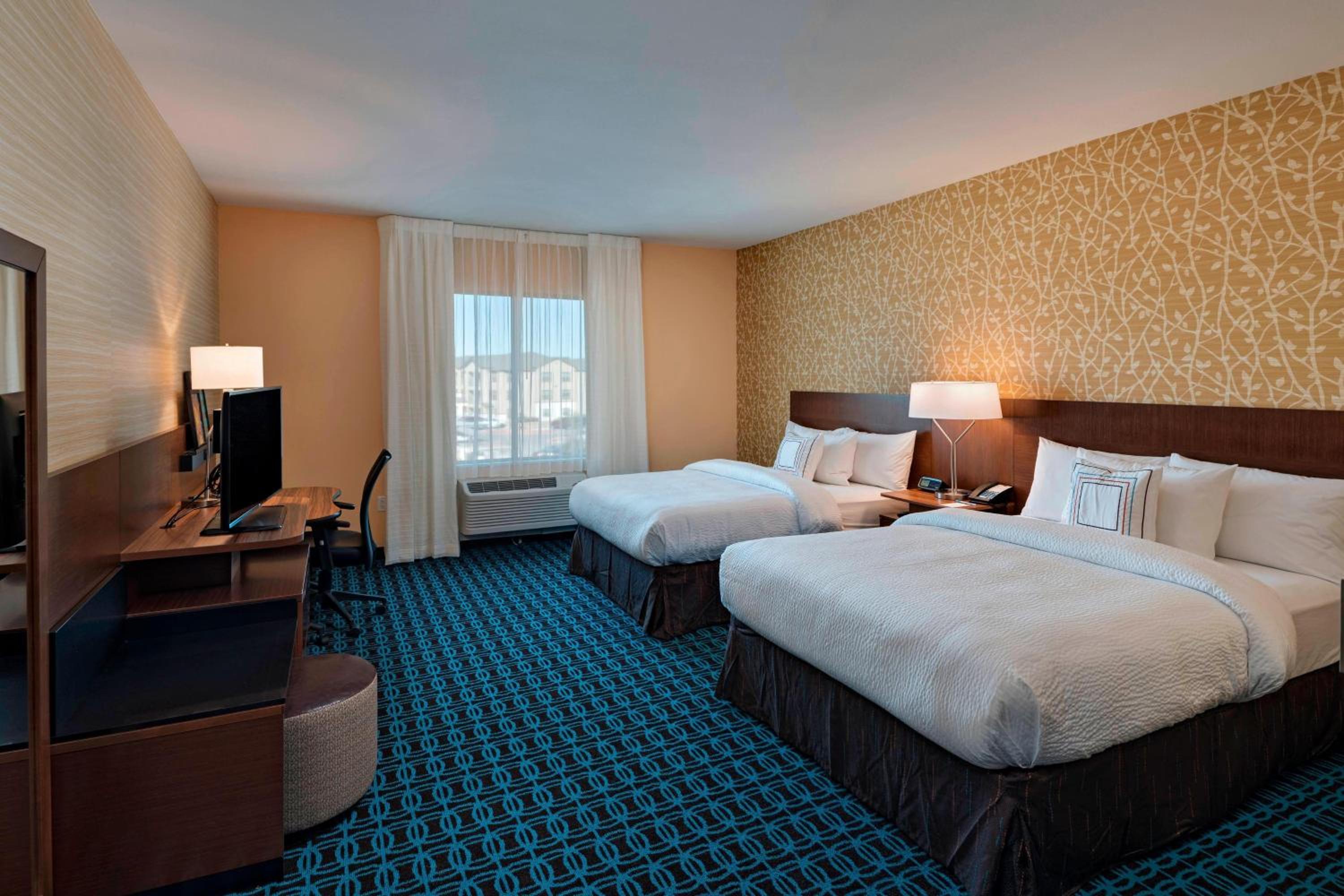 Queen Room with Two Queen Beds and Roll-in Shower - Mobility Accessible