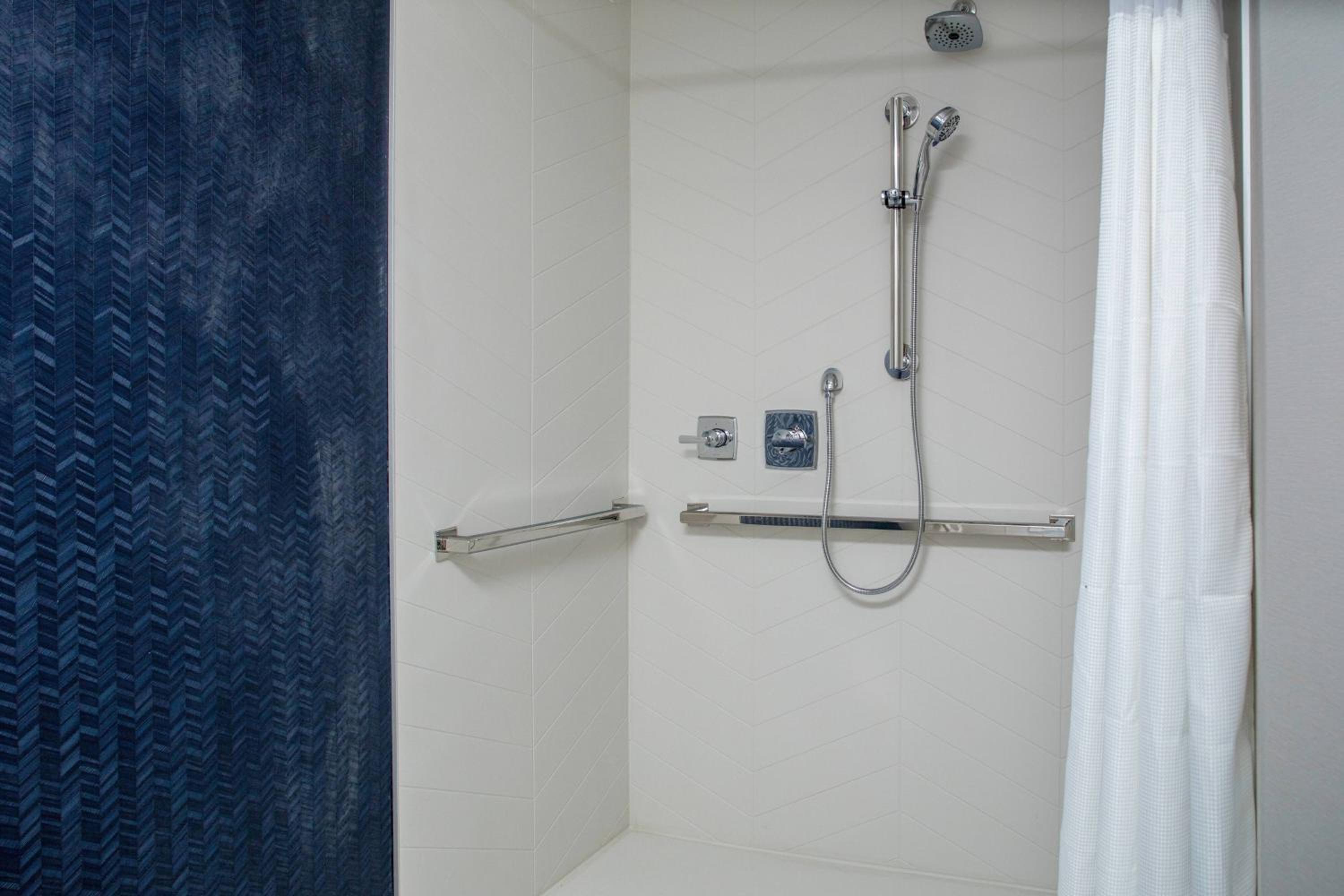 King Room - Disability Access - Photo 3