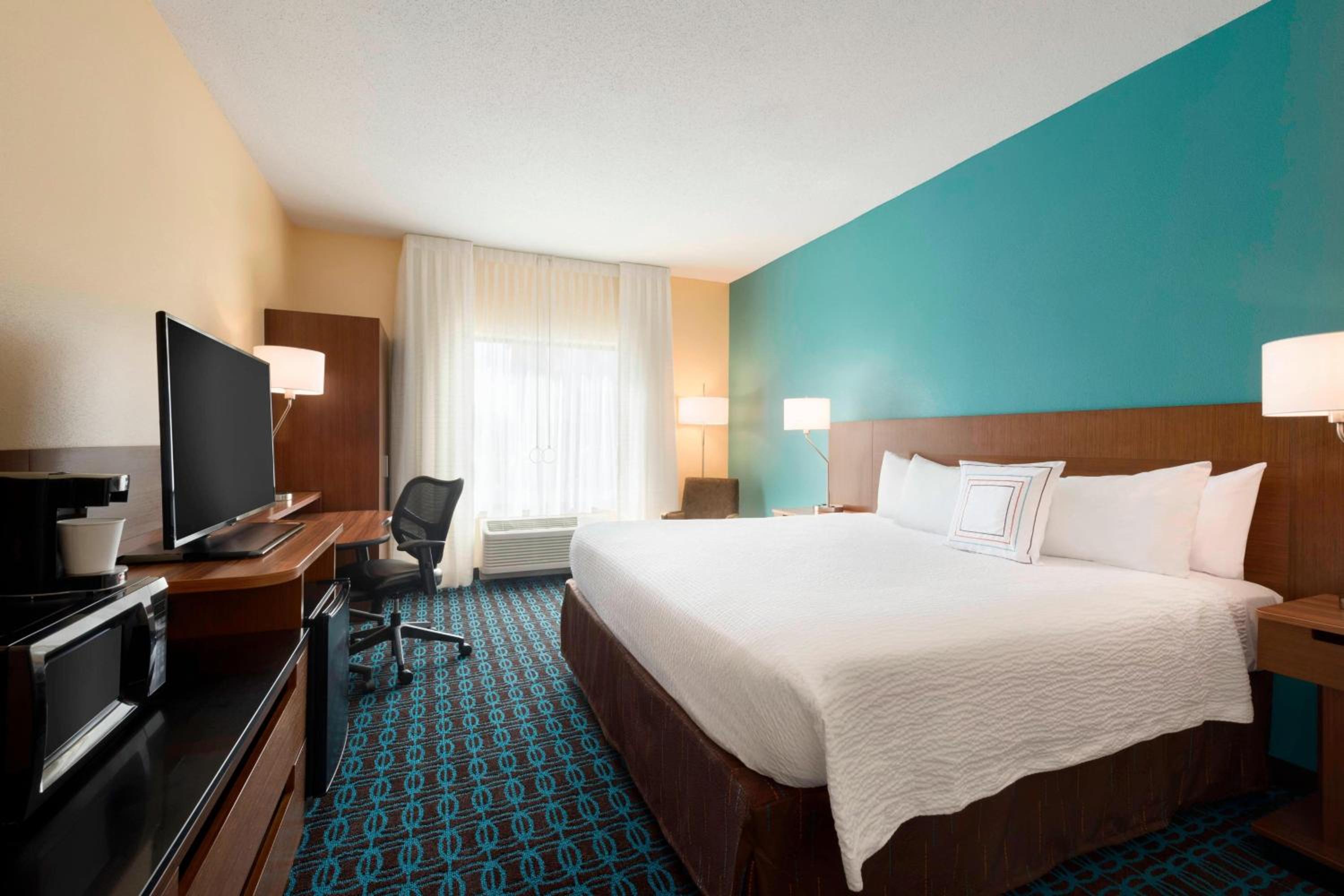 King Room with Roll-In Shower - Mobility Access/Hearing Accessible photo 1