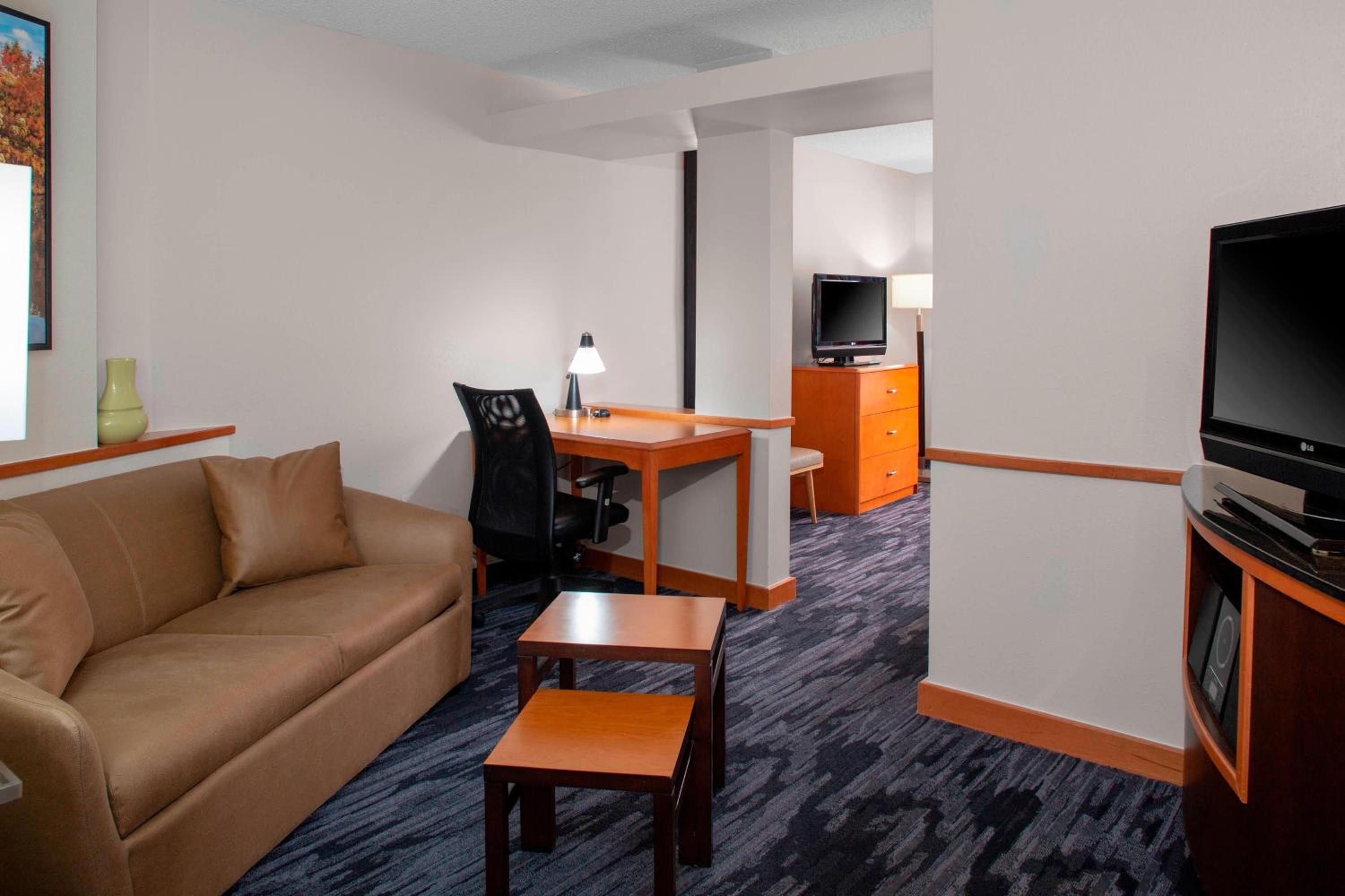 King Suite with Sitting Area and Sofa Bed - Photo 5