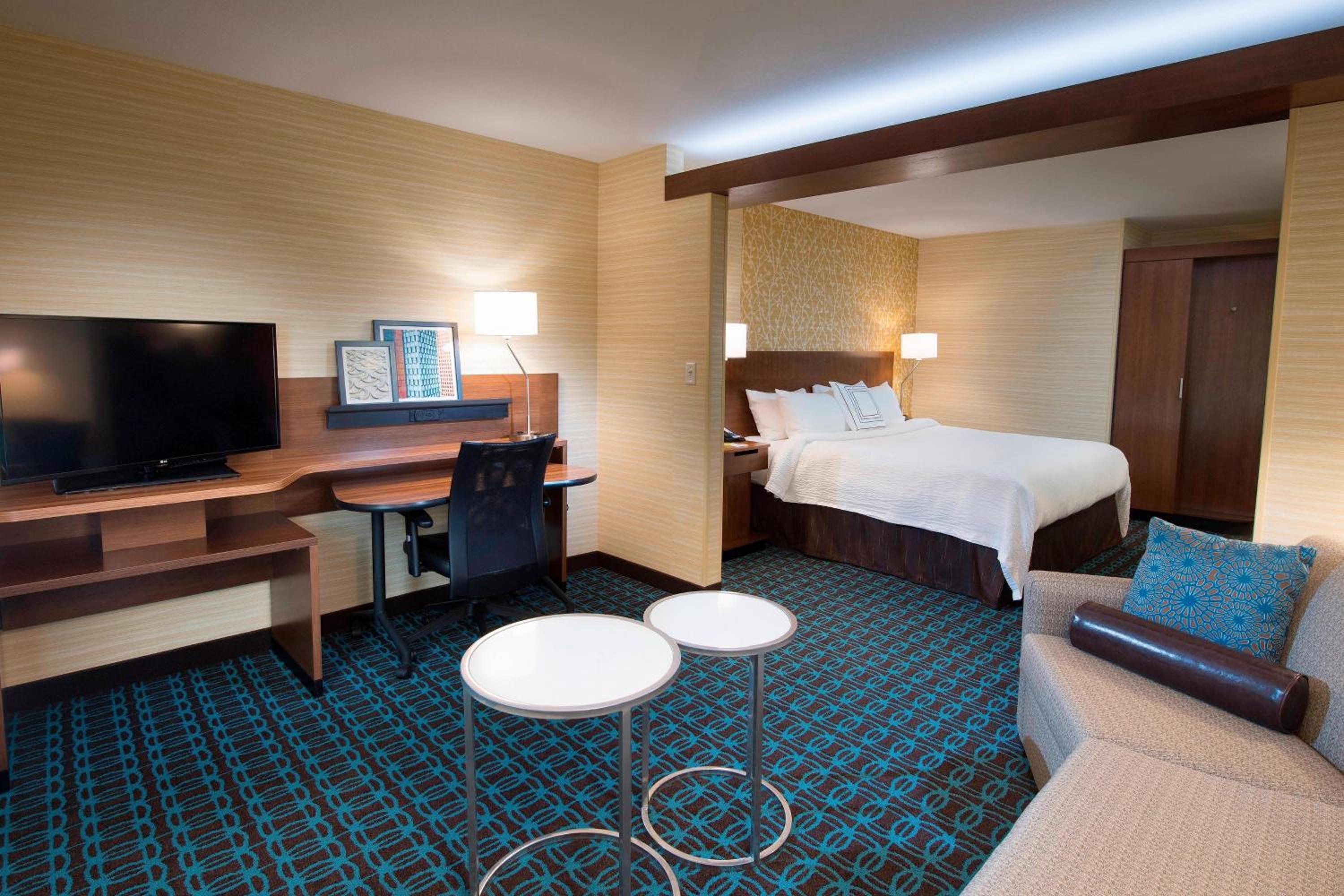King Suite with Sofa Bed photo 3